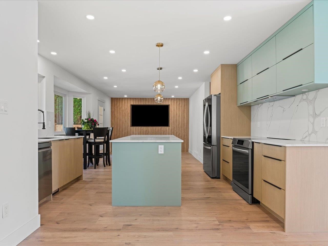 









1135


Settlers

Court,
Port Coquitlam,




BC
V3C 5Y5

