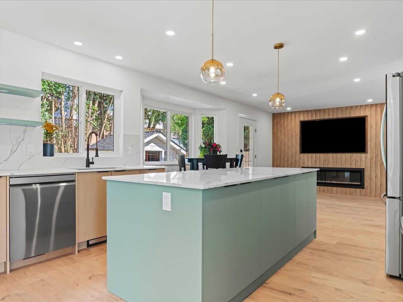 









1135


Settlers

Court,
Port Coquitlam,




BC
V3C 5Y5

