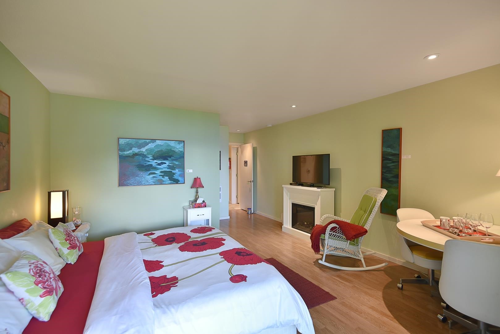 









5870


Skookumchuk

Road,
Sechelt,




BC
V7Z 0P3

