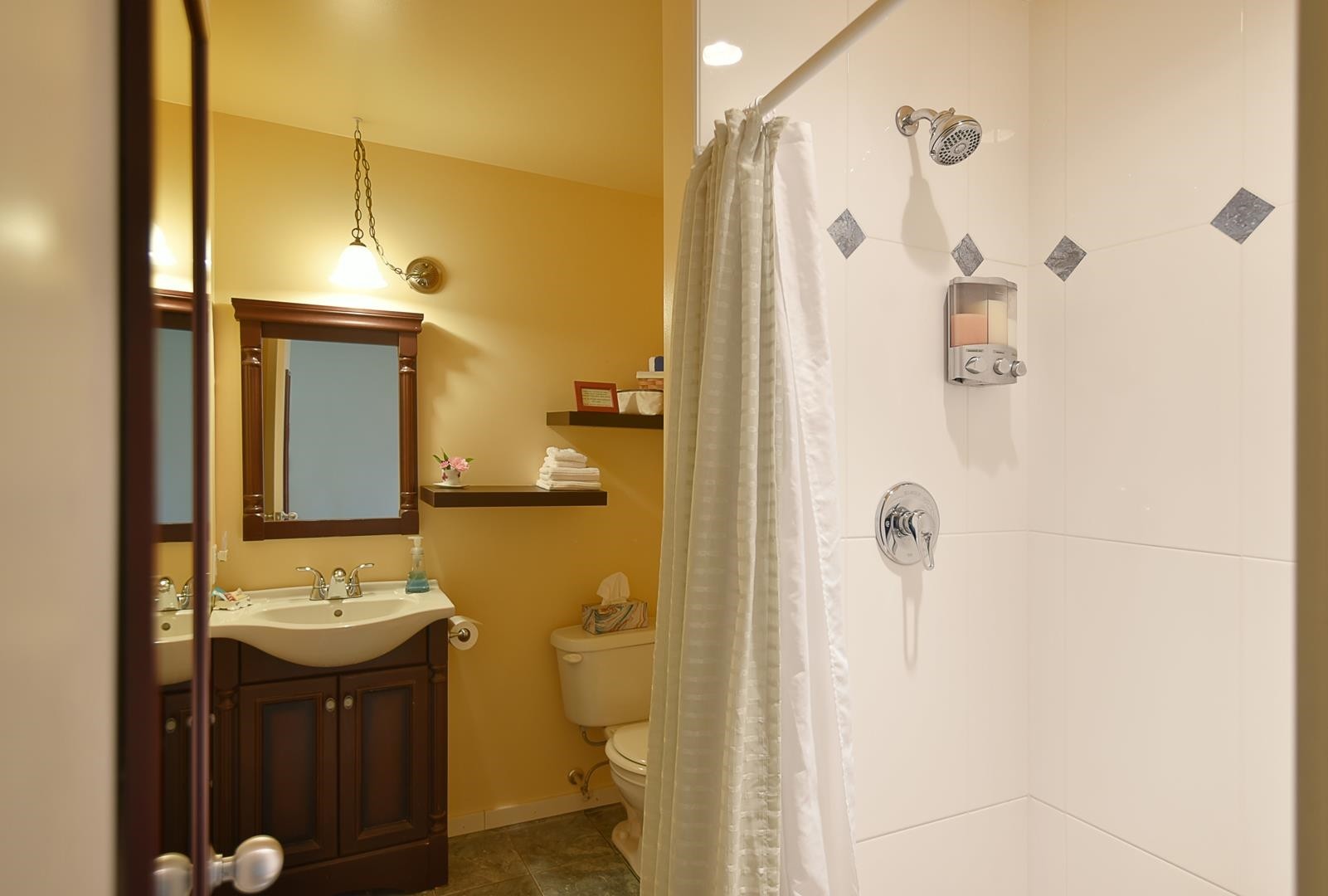 









5870


Skookumchuk

Road,
Sechelt,




BC
V7Z 0P3

