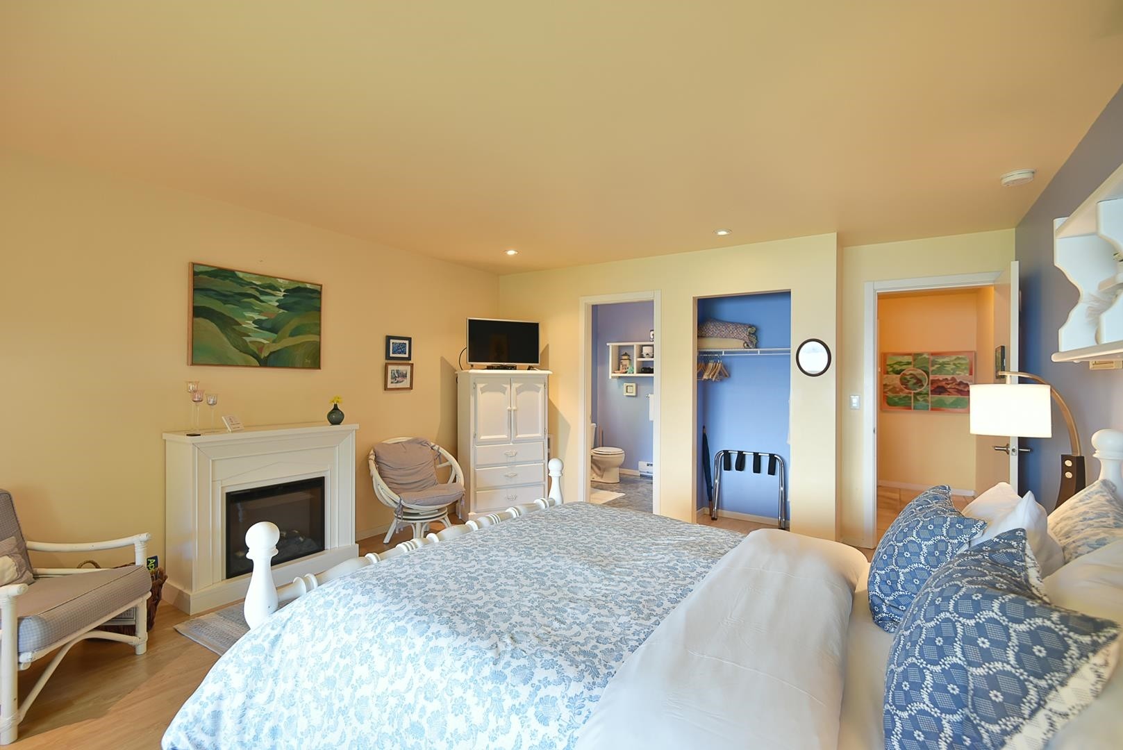 









5870


Skookumchuk

Road,
Sechelt,




BC
V7Z 0P3

