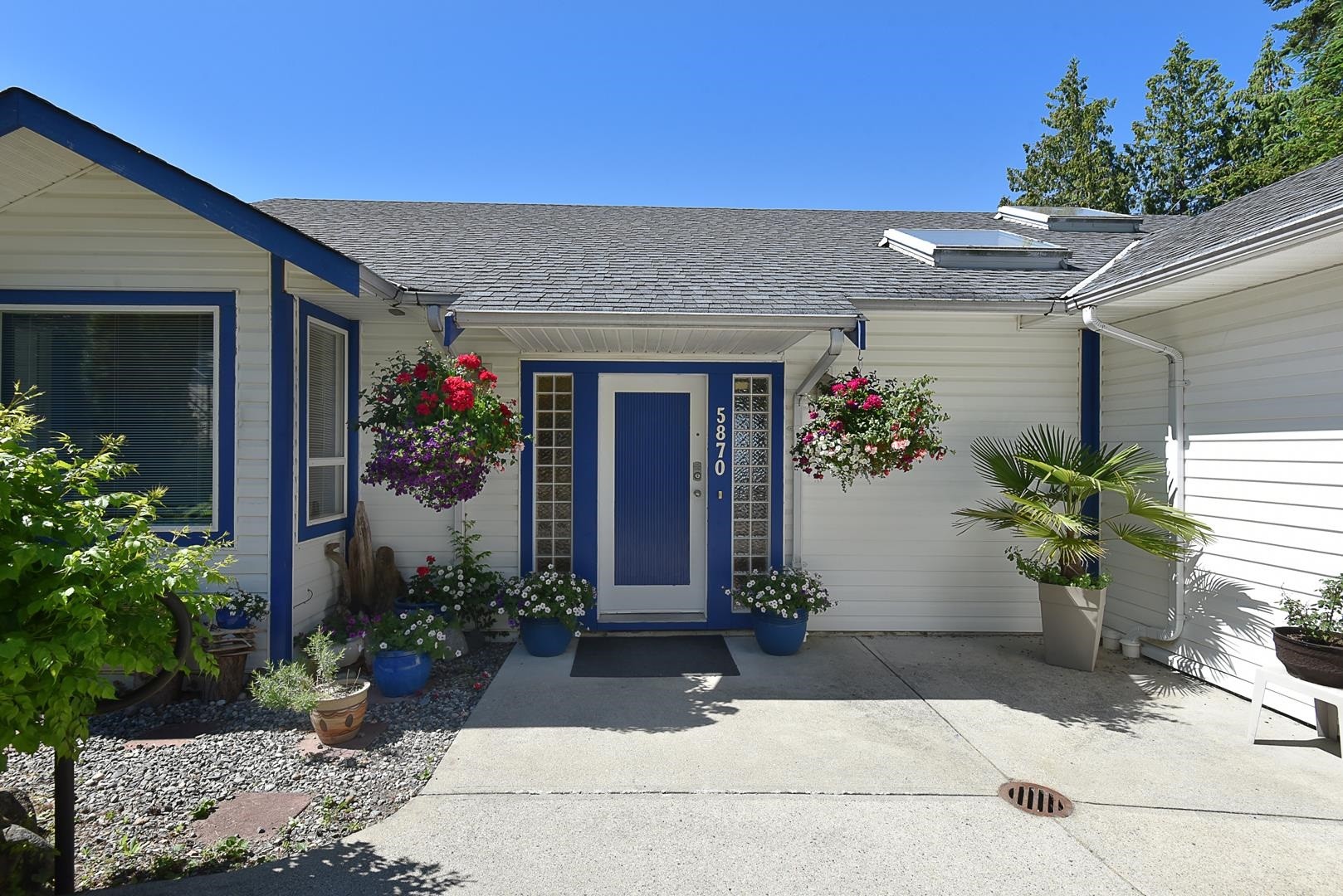 









5870


Skookumchuk

Road,
Sechelt,




BC
V7Z 0P3

