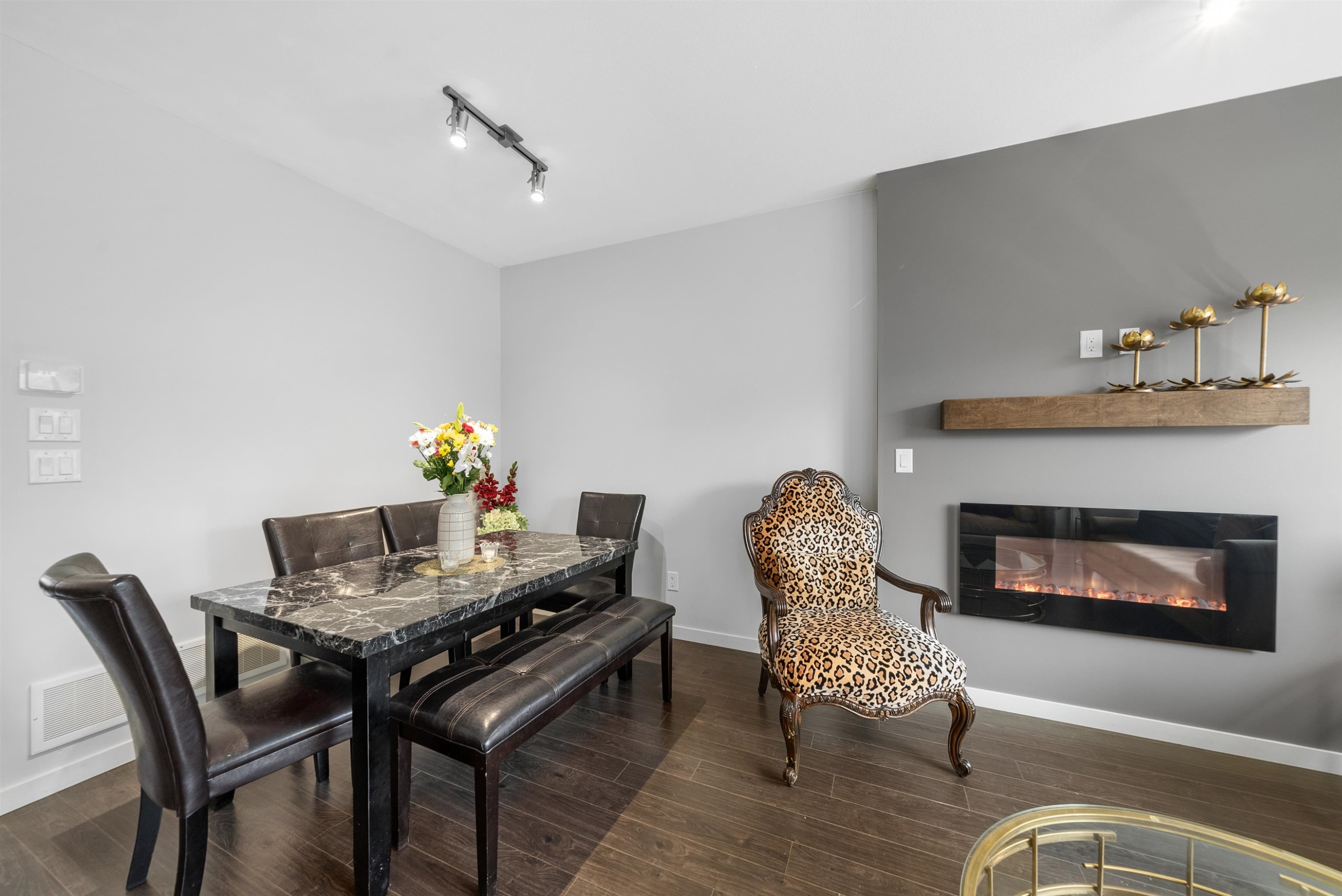 









23986


104

Avenue, 16,
Maple Ridge,




BC
V2W 0G8

