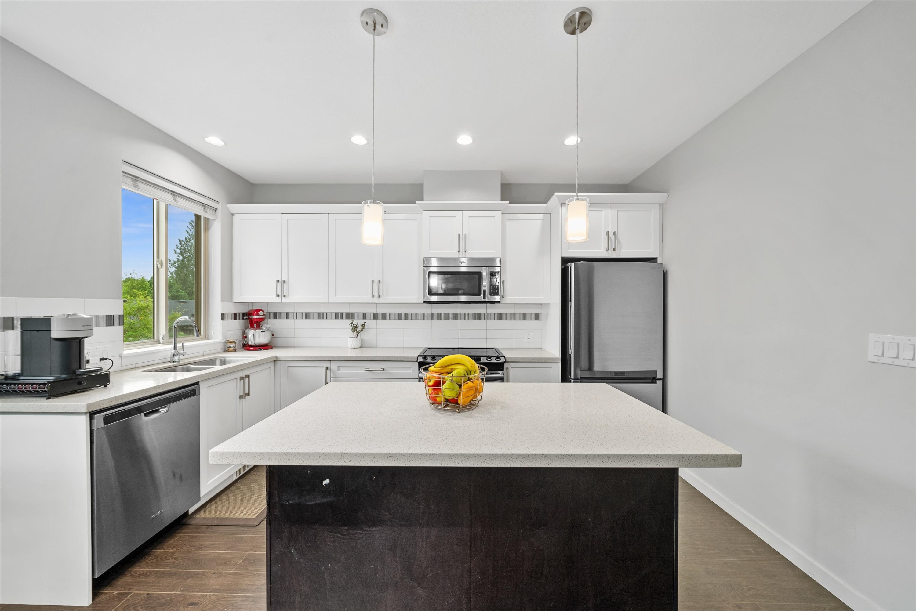 









23986


104

Avenue, 16,
Maple Ridge,




BC
V2W 0G8

