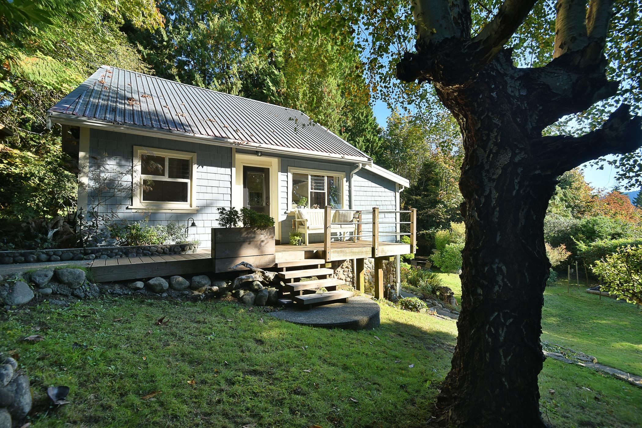 









586


Bals

Lane,
Gibsons,




BC
V0N 1V9

