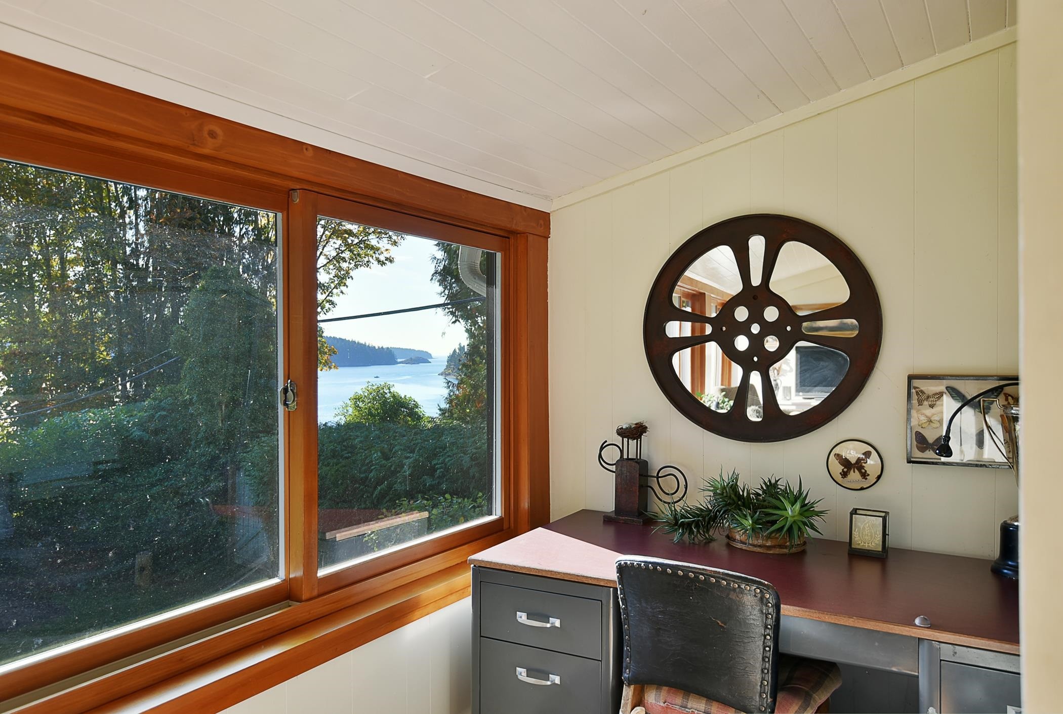 









586


Bals

Lane,
Gibsons,




BC
V0N 1V9

