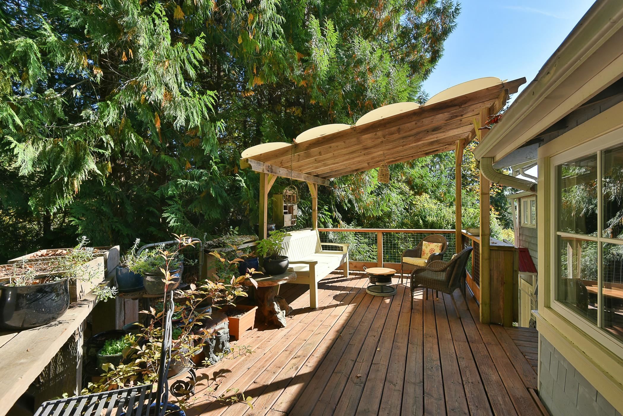 









586


Bals

Lane,
Gibsons,




BC
V0N 1V9

