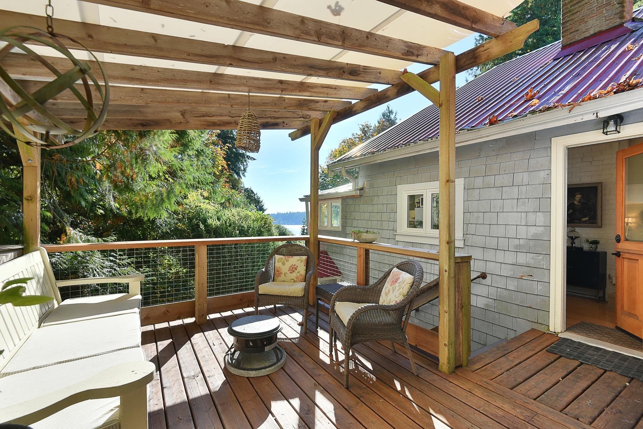 









586


Bals

Lane,
Gibsons,




BC
V0N 1V9


