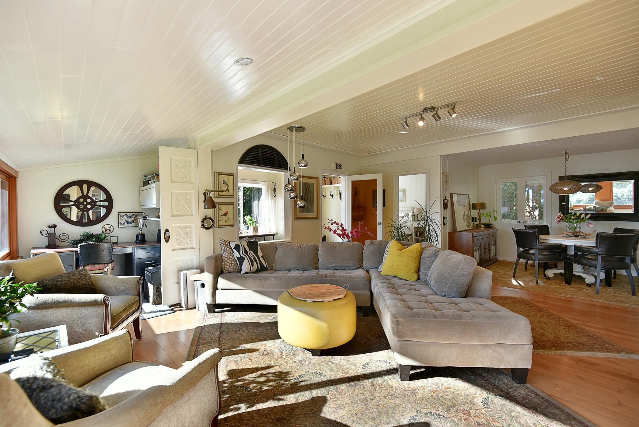 









586


Bals

Lane,
Gibsons,




BC
V0N 1V9

