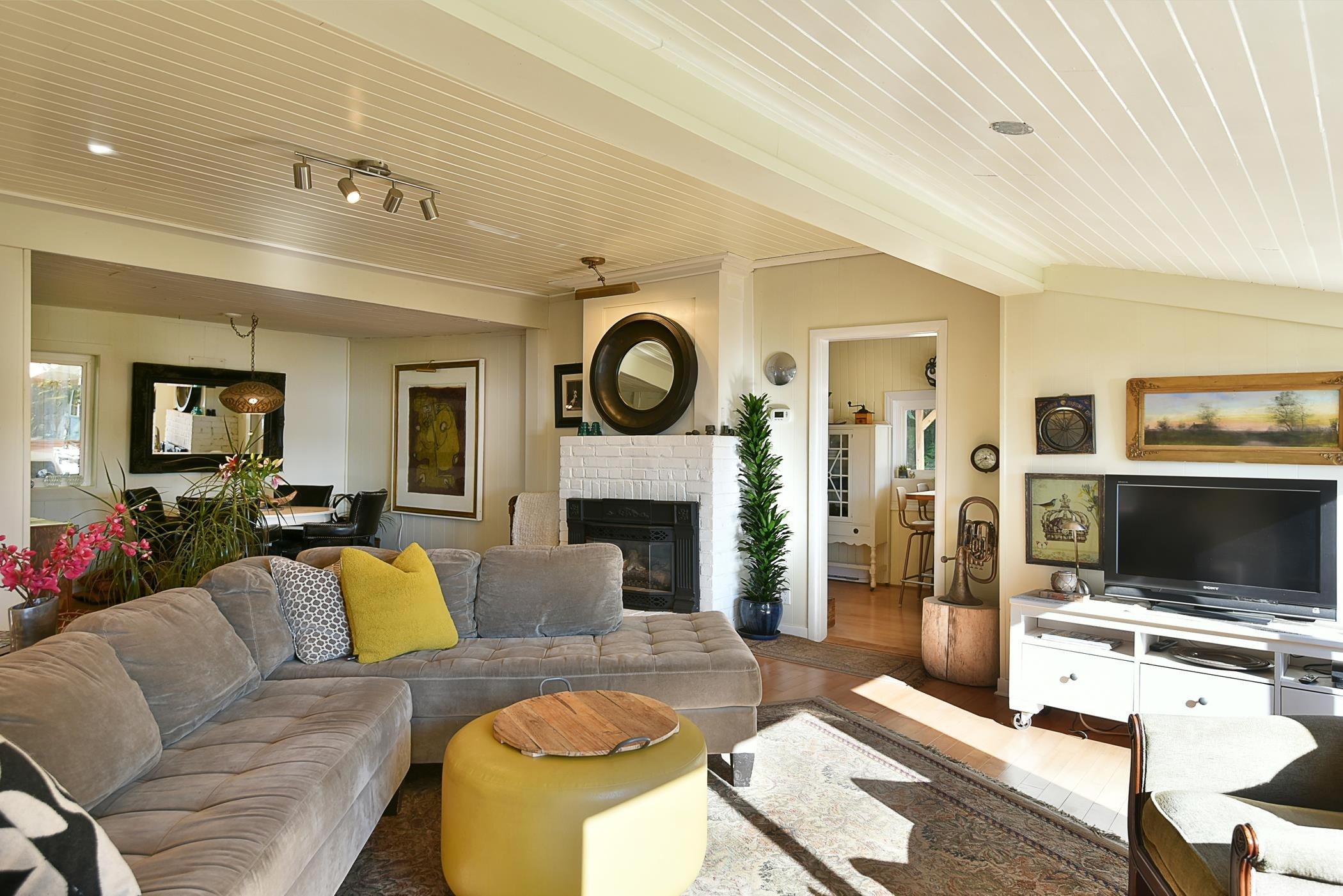 









586


Bals

Lane,
Gibsons,




BC
V0N 1V9

