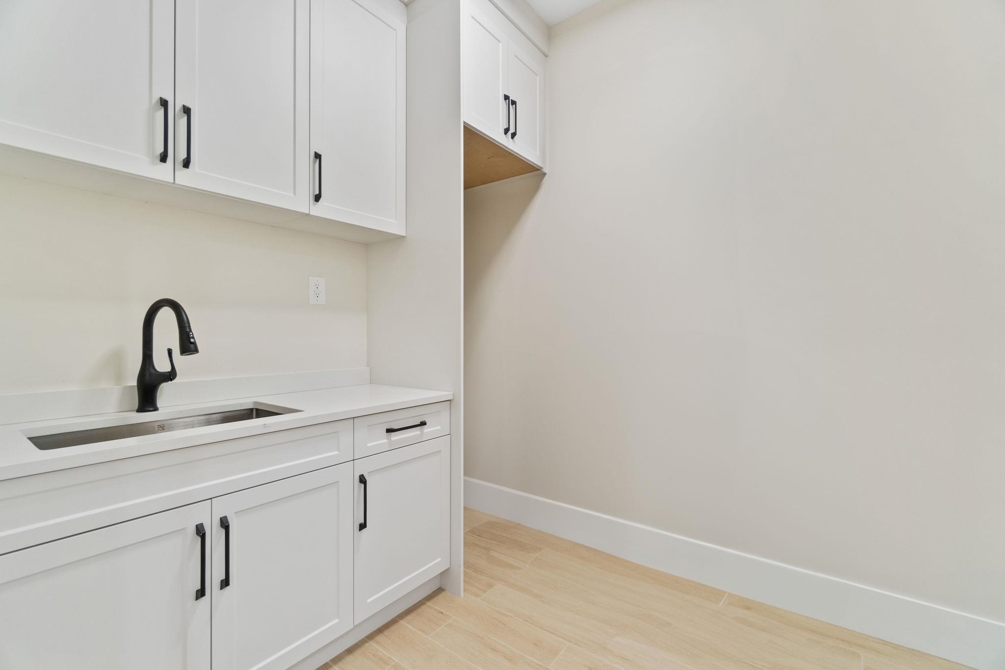 









841


Rondeau

Street,
Coquitlam,




BC
V3J 5Z4


