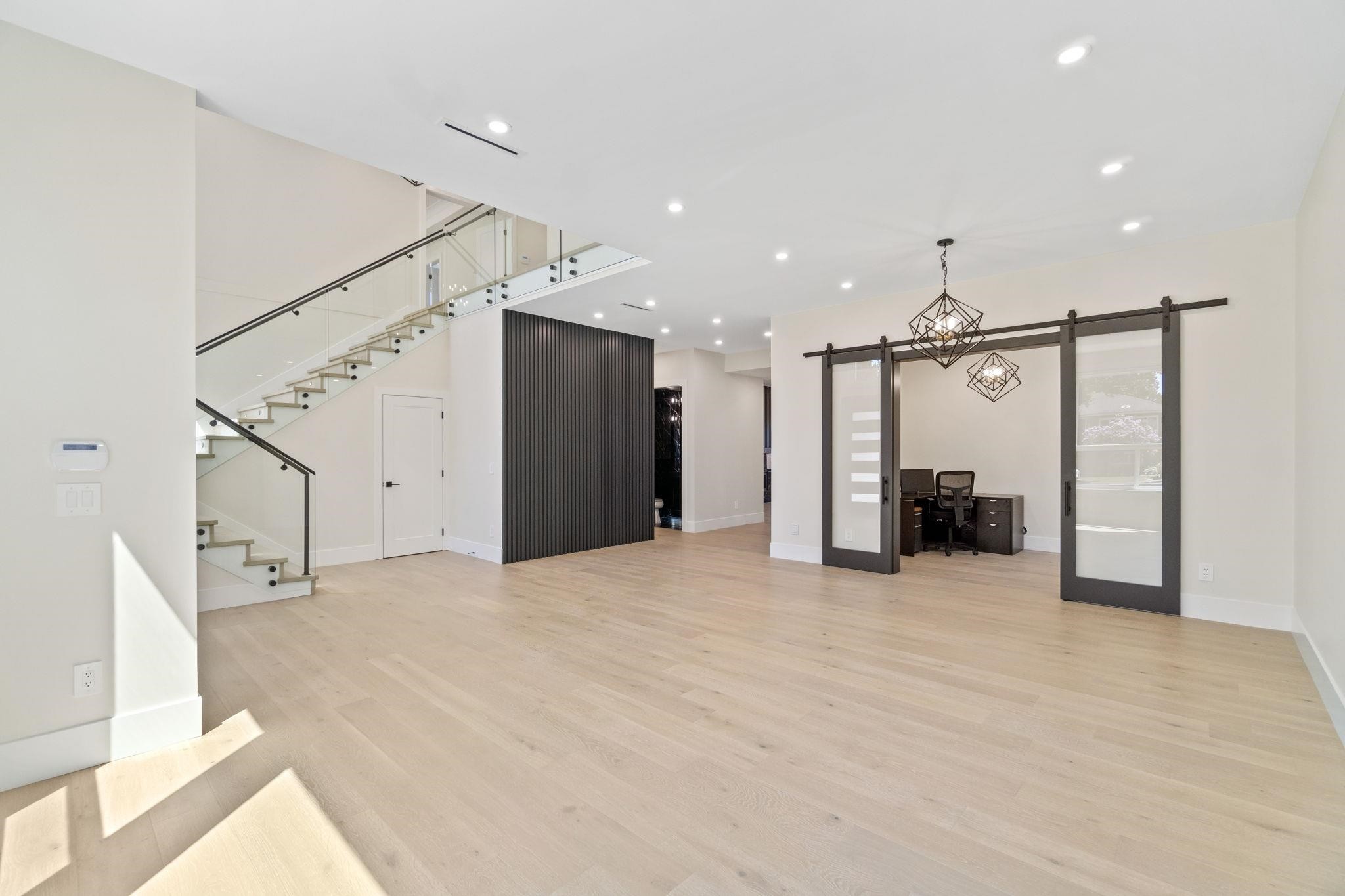 









841


Rondeau

Street,
Coquitlam,




BC
V3J 5Z4

