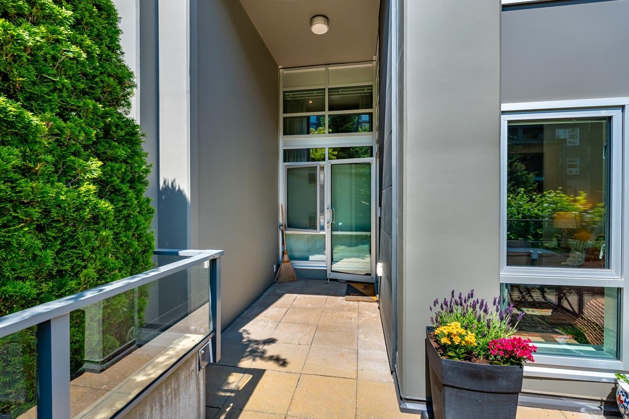 









9150


University High

Street, 6,
Burnaby,




BC
V5A 0C5

