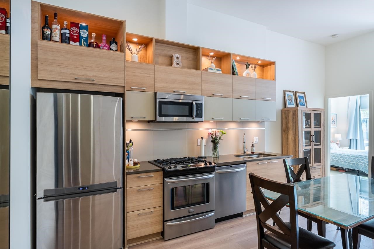 









9150


University High

Street, 6,
Burnaby,




BC
V5A 0C5

