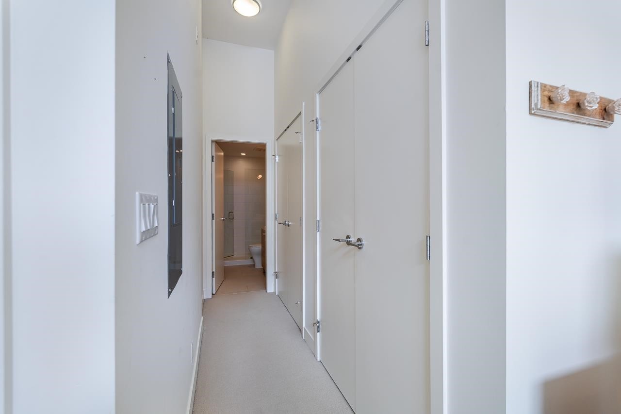 









9150


University High

Street, 6,
Burnaby,




BC
V5A 0C5

