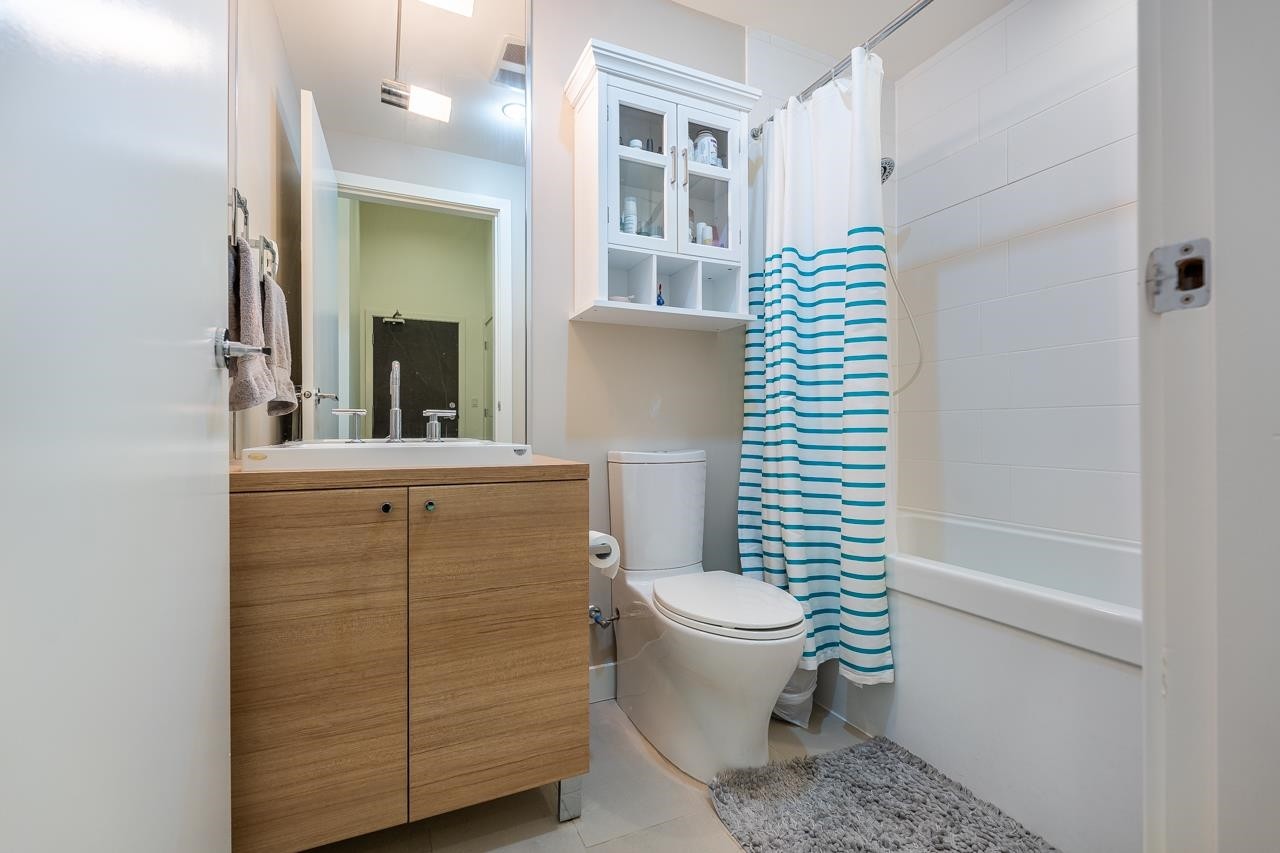 









9150


University High

Street, 6,
Burnaby,




BC
V5A 0C5

