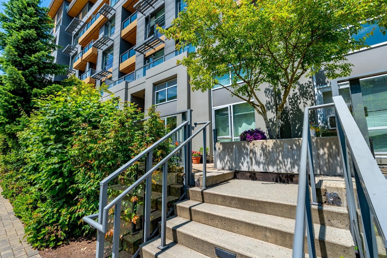 









9150


University High

Street, 6,
Burnaby,




BC
V5A 0C5

