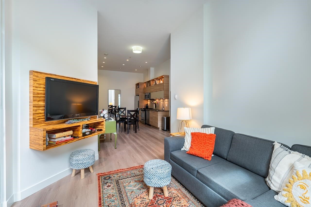









9150


University High

Street, 6,
Burnaby,




BC
V5A 0C5

