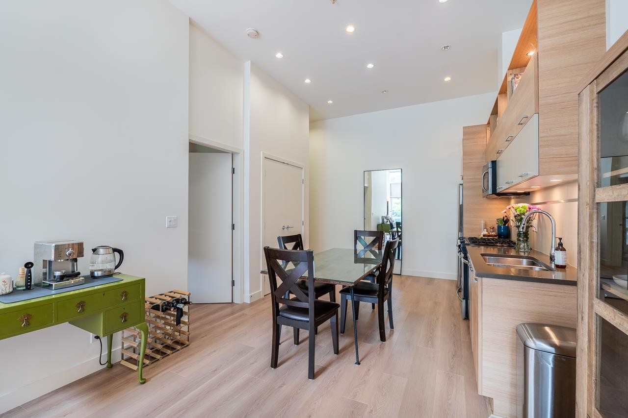 









9150


University High

Street, 6,
Burnaby,




BC
V5A 0C5

