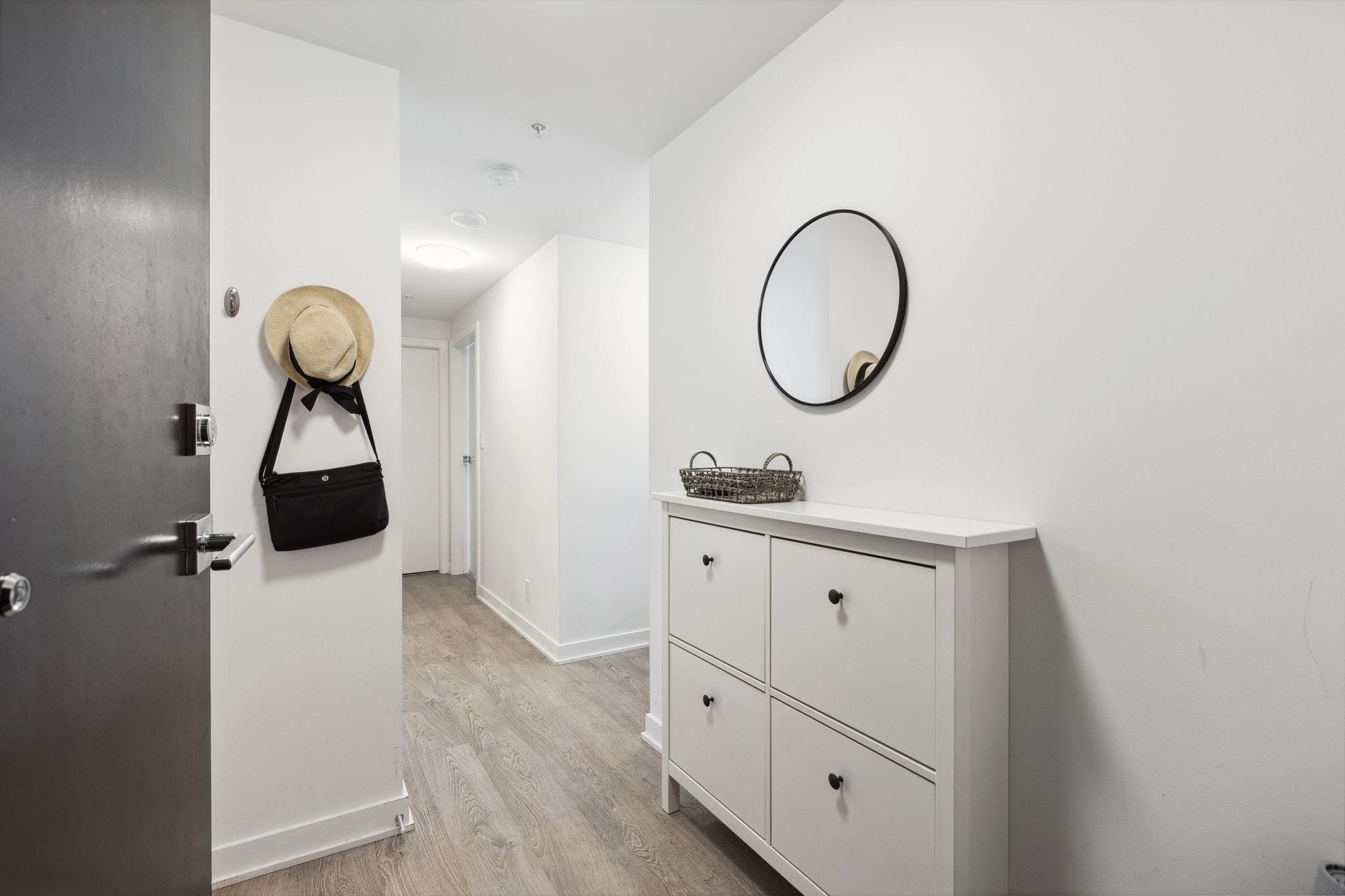 









1471


Hunter

Street, 403,
North Vancouver,




BC
V7J 1H3

