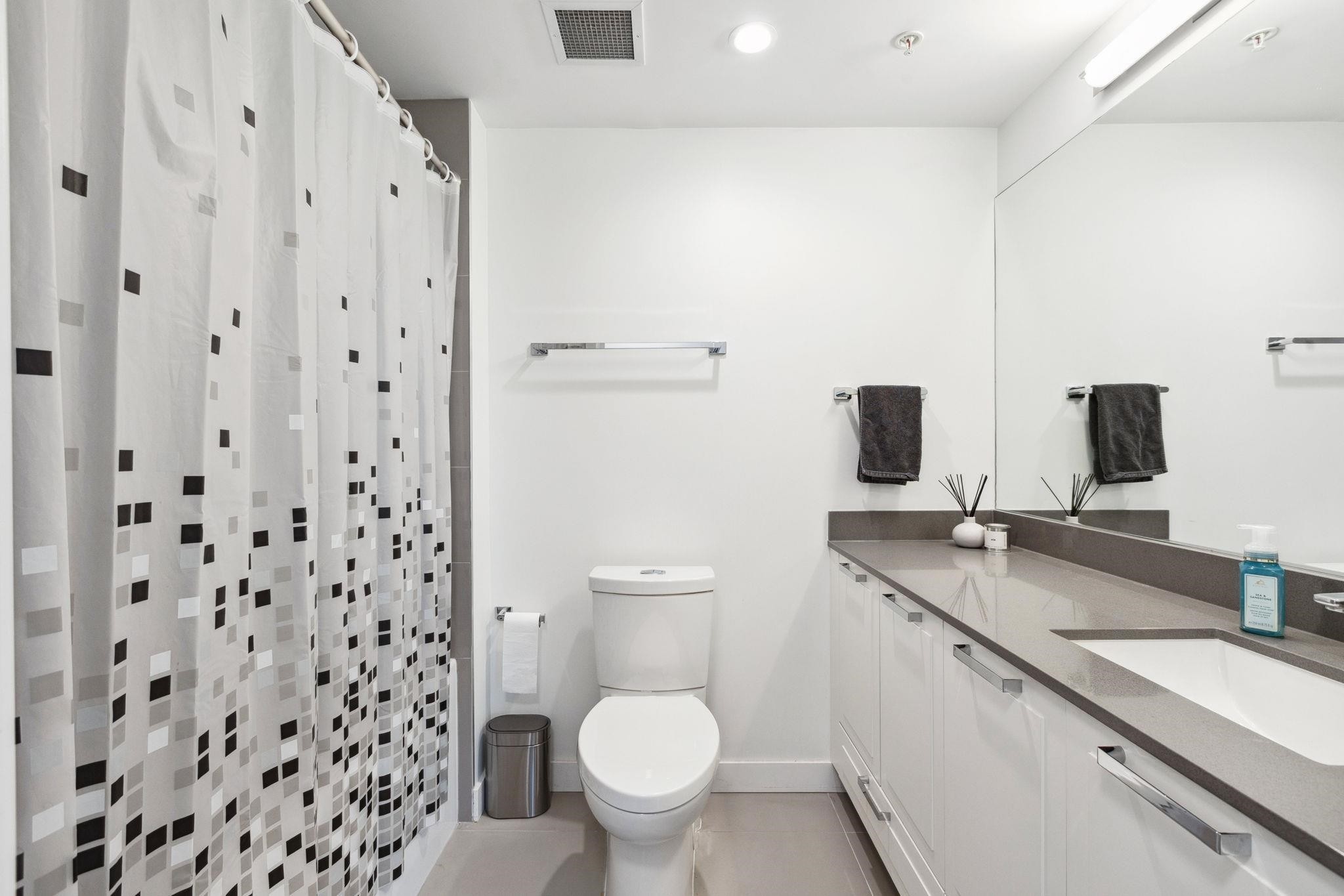 









1471


Hunter

Street, 403,
North Vancouver,




BC
V7J 1H3

