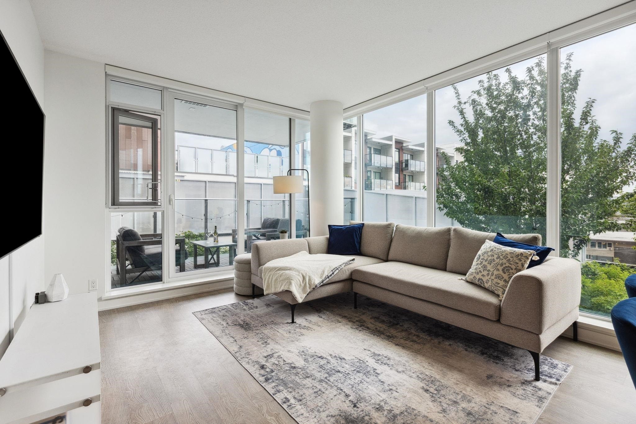 









1471


Hunter

Street, 403,
North Vancouver,




BC
V7J 1H3

