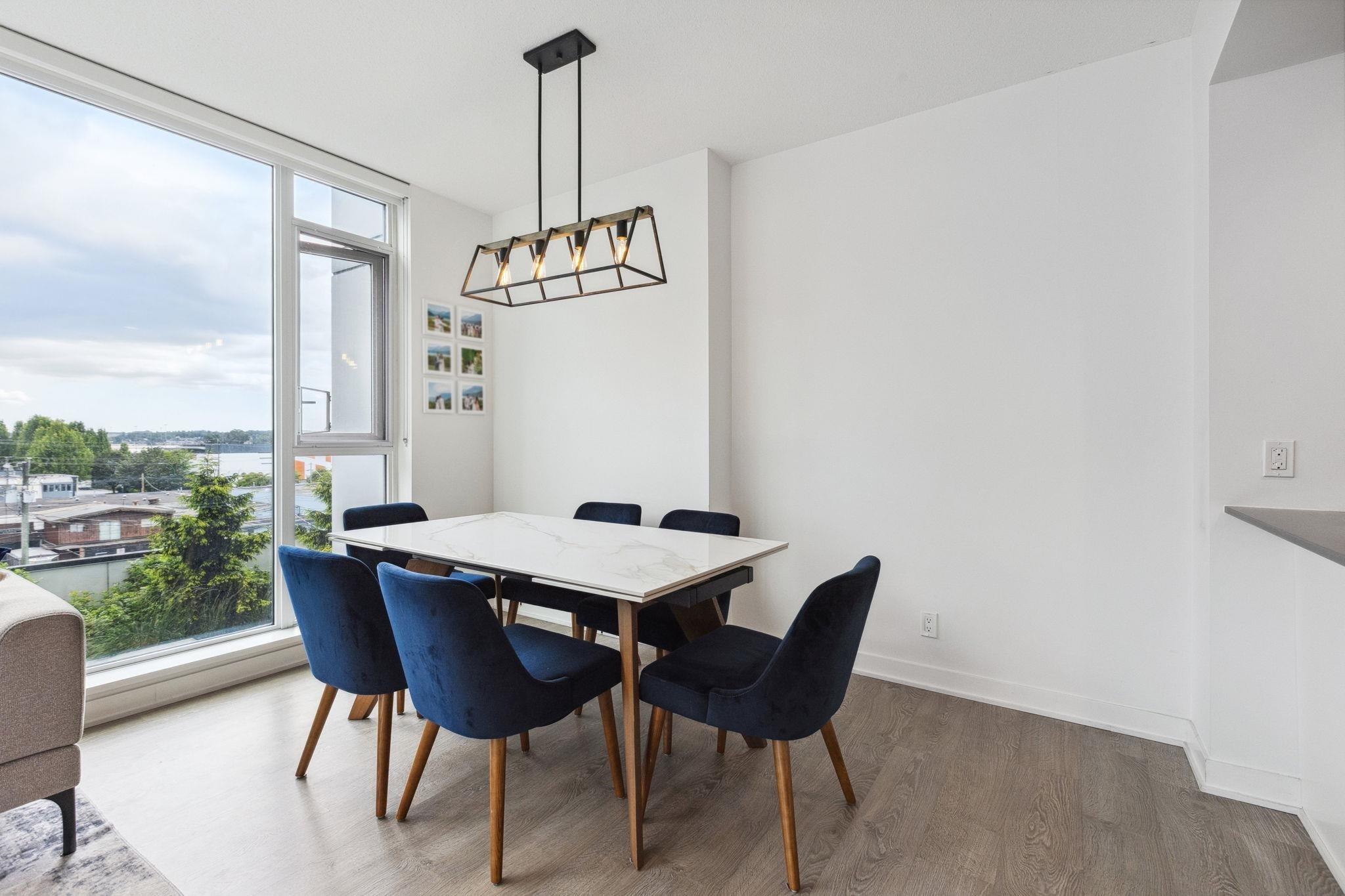 









1471


Hunter

Street, 403,
North Vancouver,




BC
V7J 1H3

