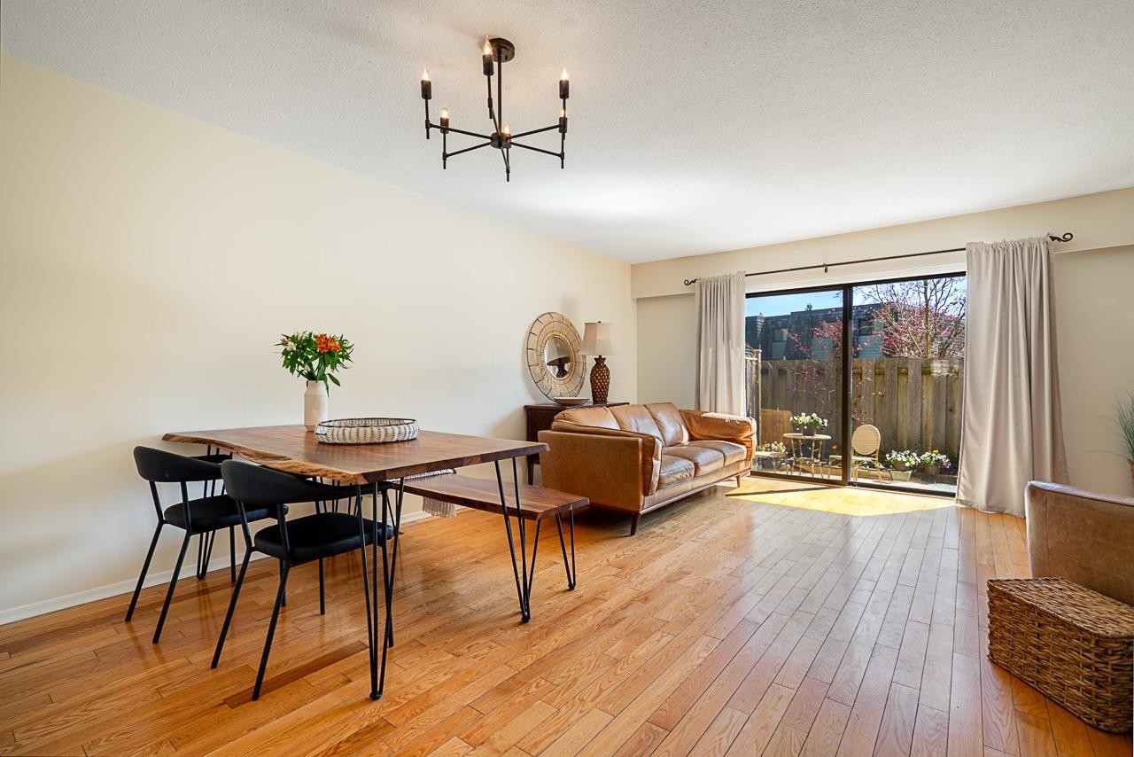 









1116


Premier

Street,
North Vancouver,




BC
V7J 2H3

