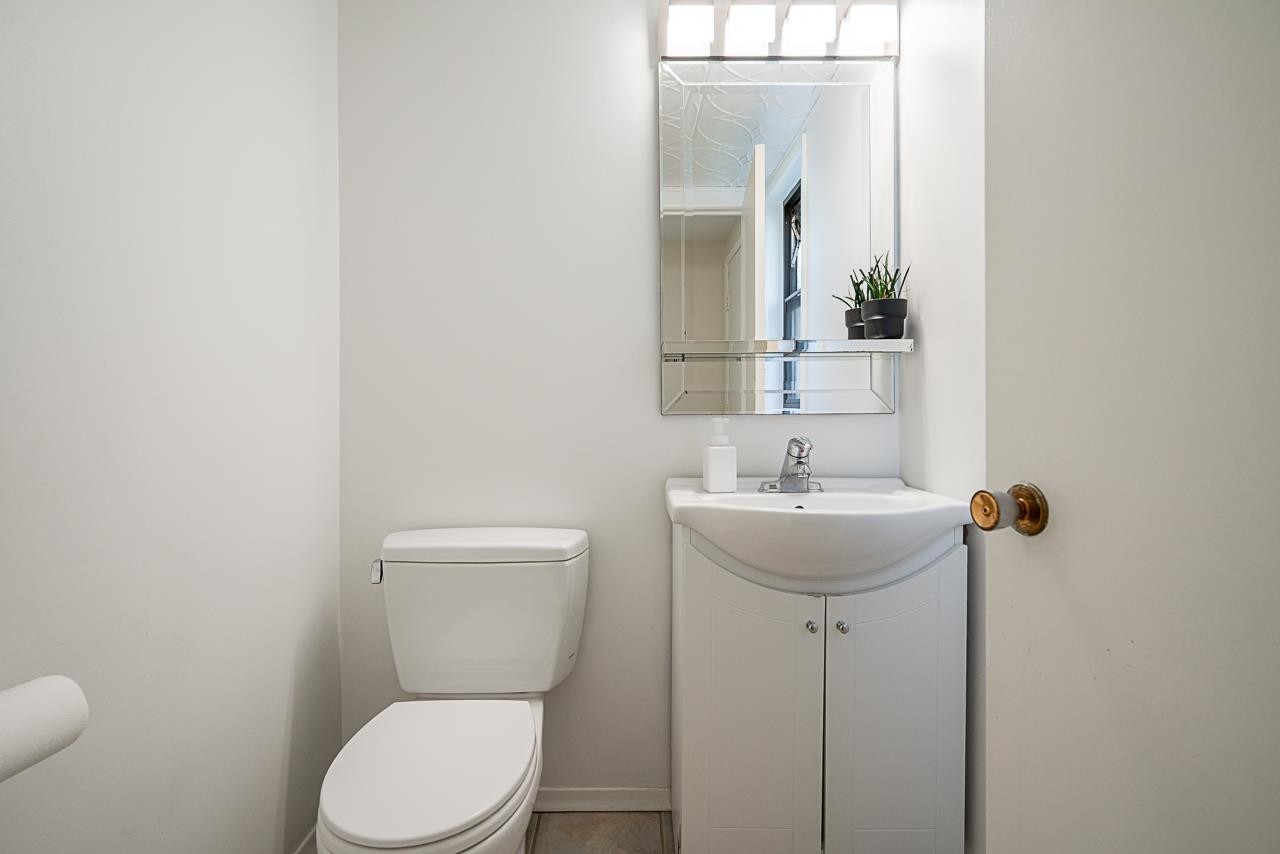 









1116


Premier

Street,
North Vancouver,




BC
V7J 2H3

