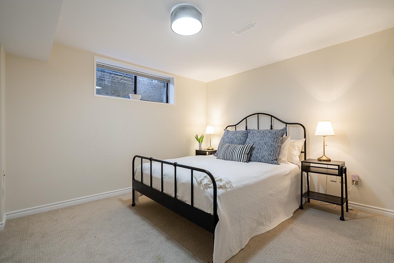 









1116


Premier

Street,
North Vancouver,




BC
V7J 2H3

