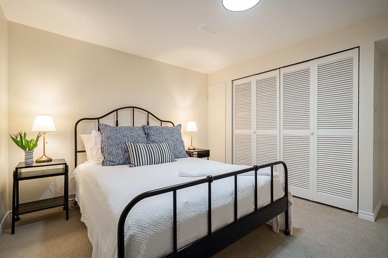 









1116


Premier

Street,
North Vancouver,




BC
V7J 2H3

