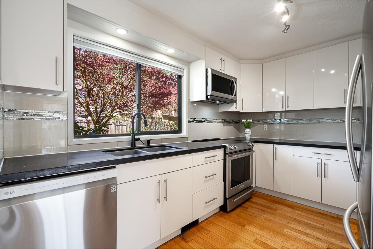 









1116


Premier

Street,
North Vancouver,




BC
V7J 2H3

