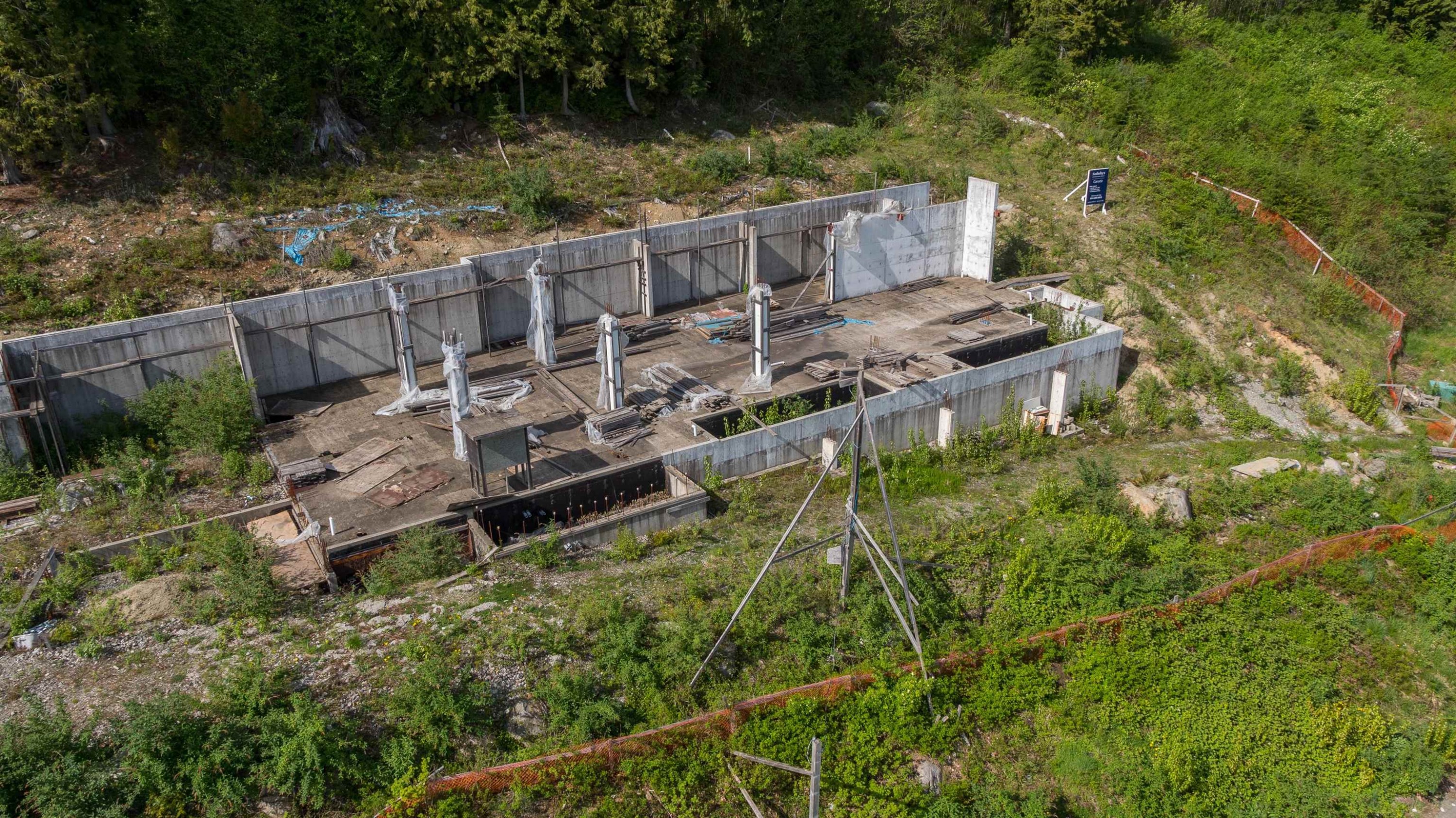 









2345


Kadlec

Court,
West Vancouver,







BC
V7S 3K3

