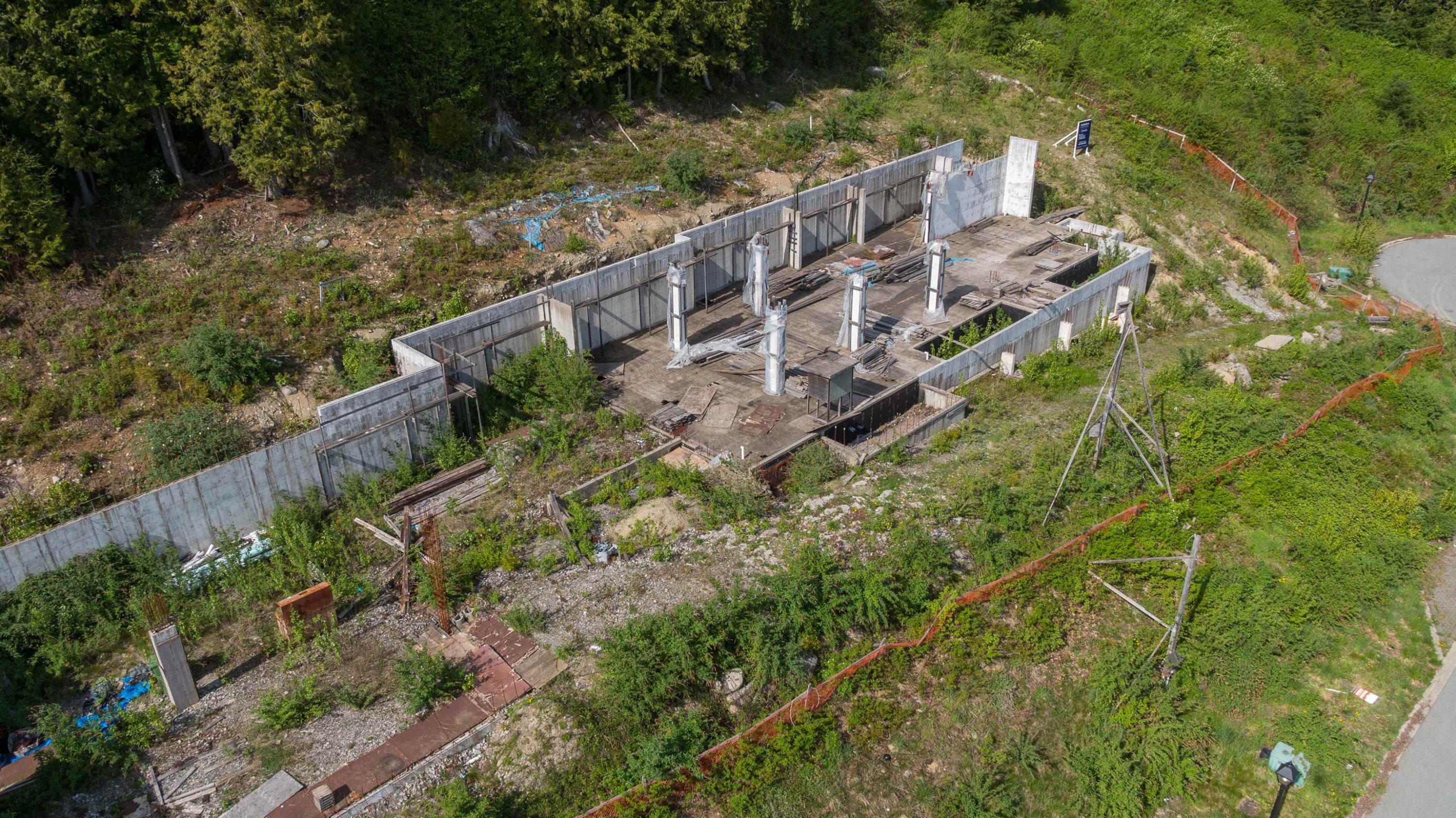 









2345


Kadlec

Court,
West Vancouver,




BC
V7S 3K3

