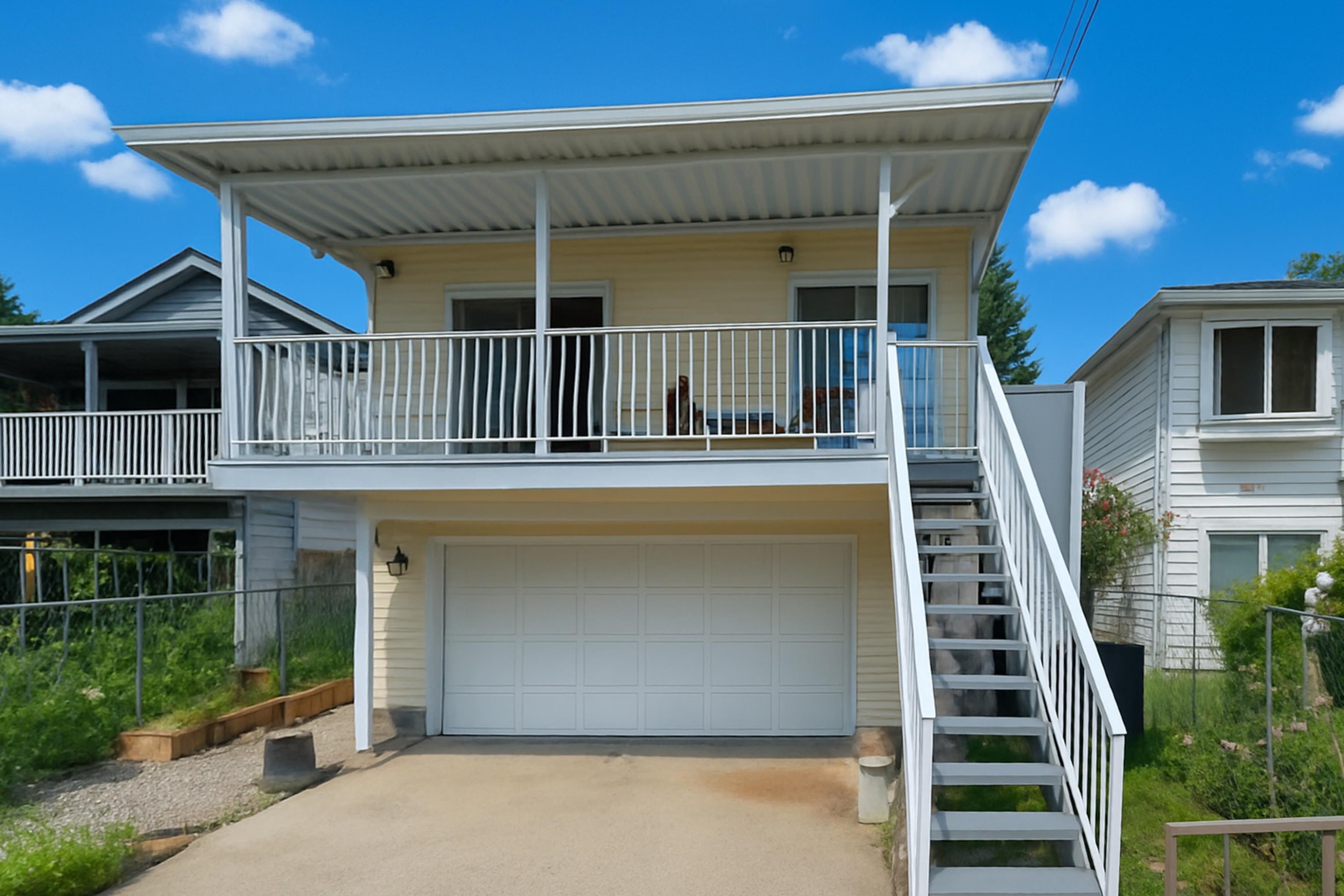 









823B


Greene

Street,
Coquitlam,




BC
V3C 2B9

