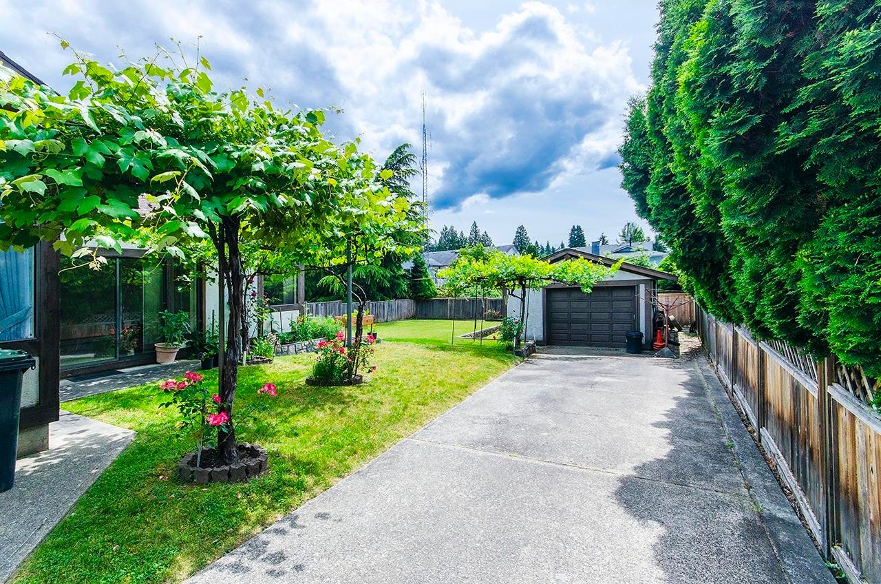 









718


Foster

Avenue,
Coquitlam,




BC
V3J 7P7

