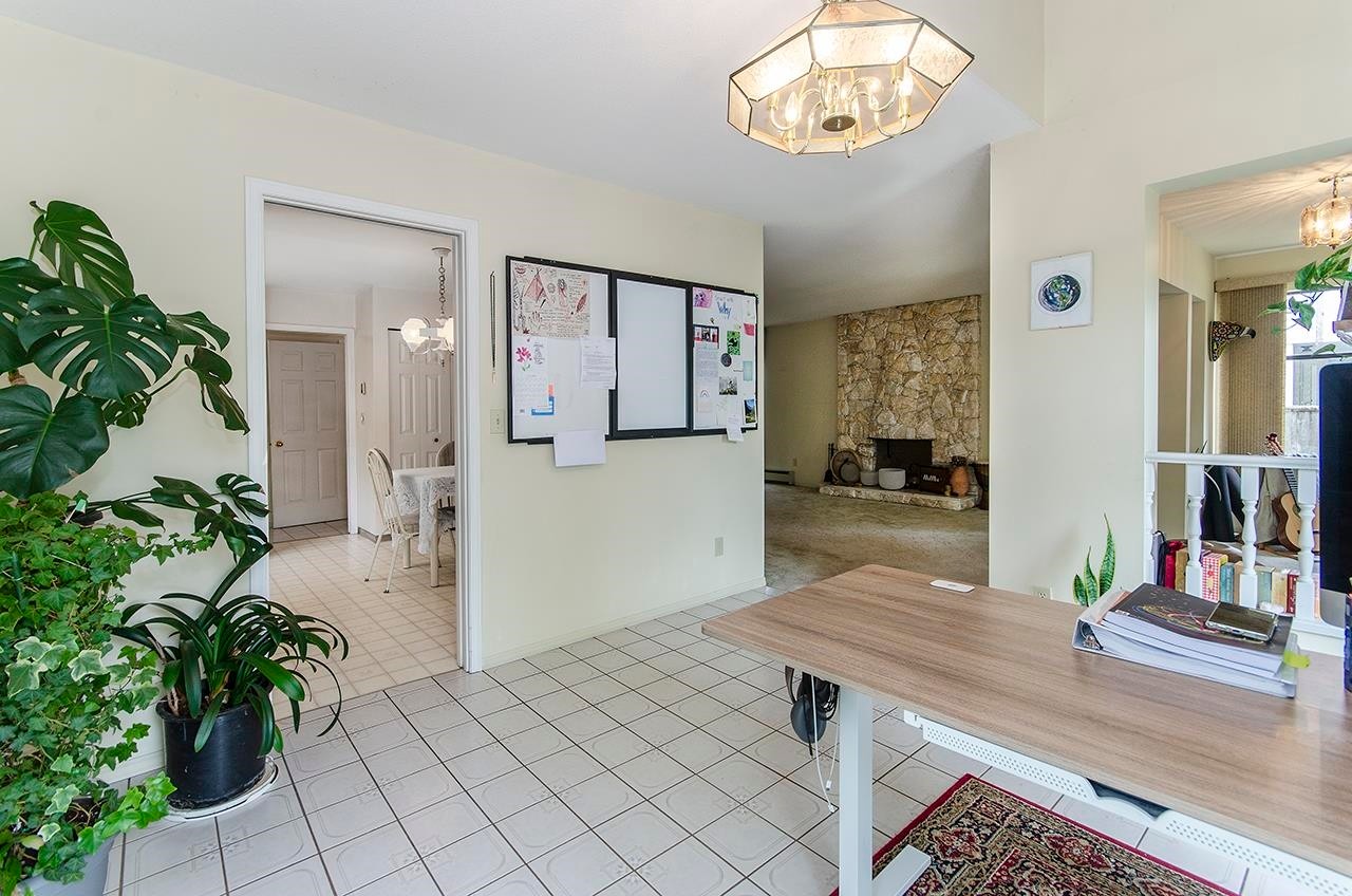 









718


Foster

Avenue,
Coquitlam,




BC
V3J 7P7

