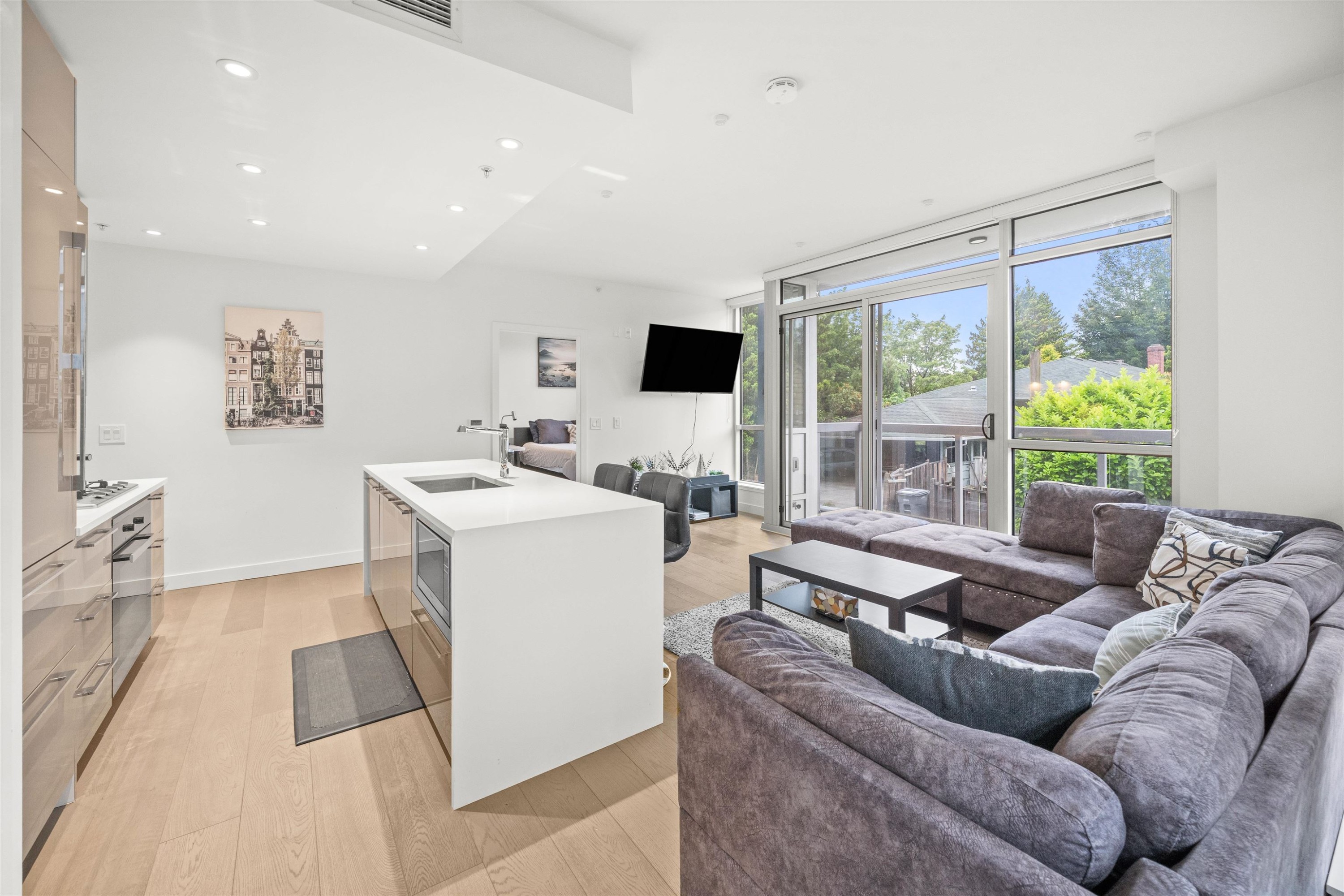 









5289


Cambie

Street, 105,
Vancouver,




BC
V5Z 2Z6

