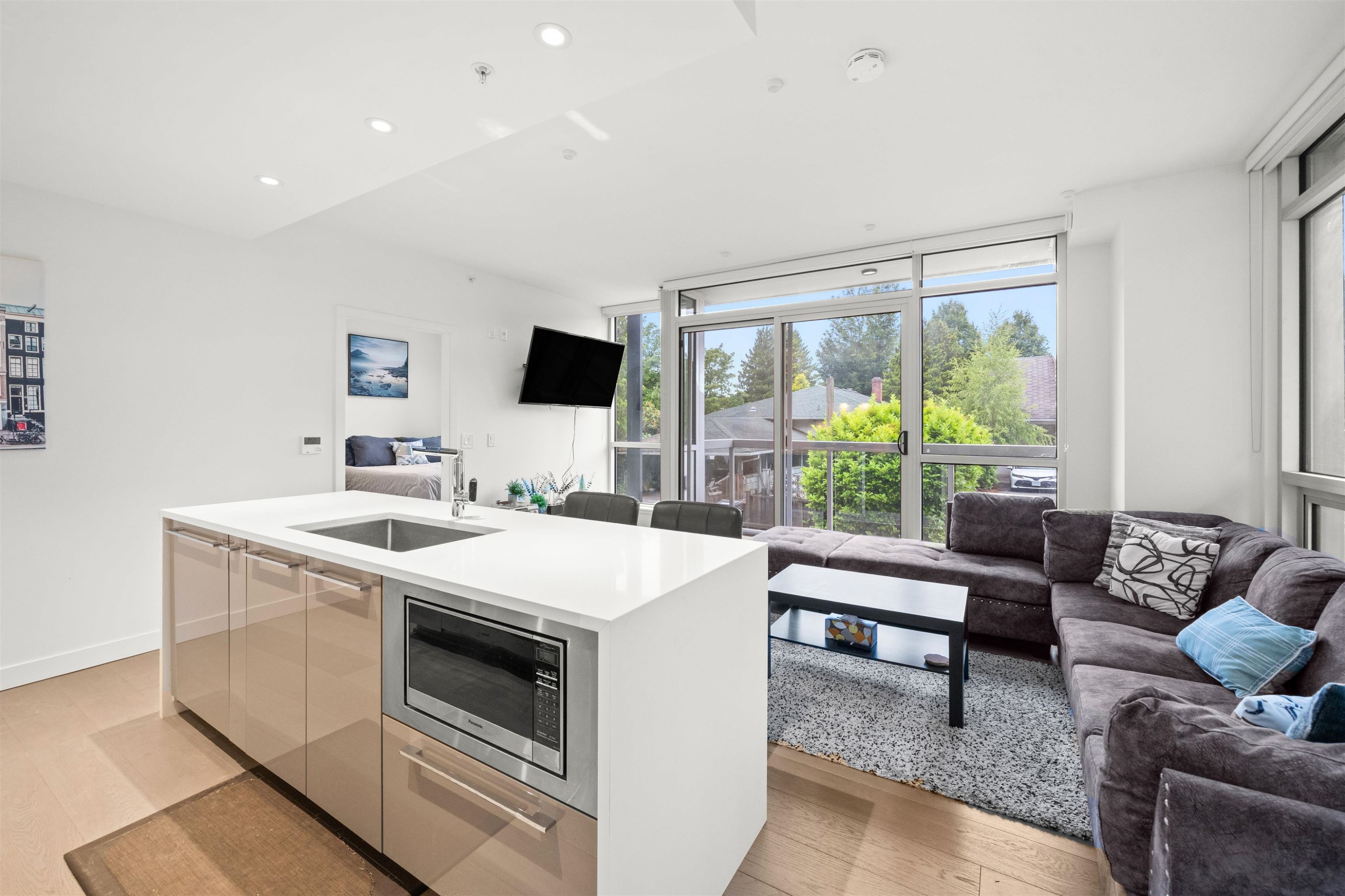 









5289


Cambie

Street, 105,
Vancouver,




BC
V5Z 2Z6

