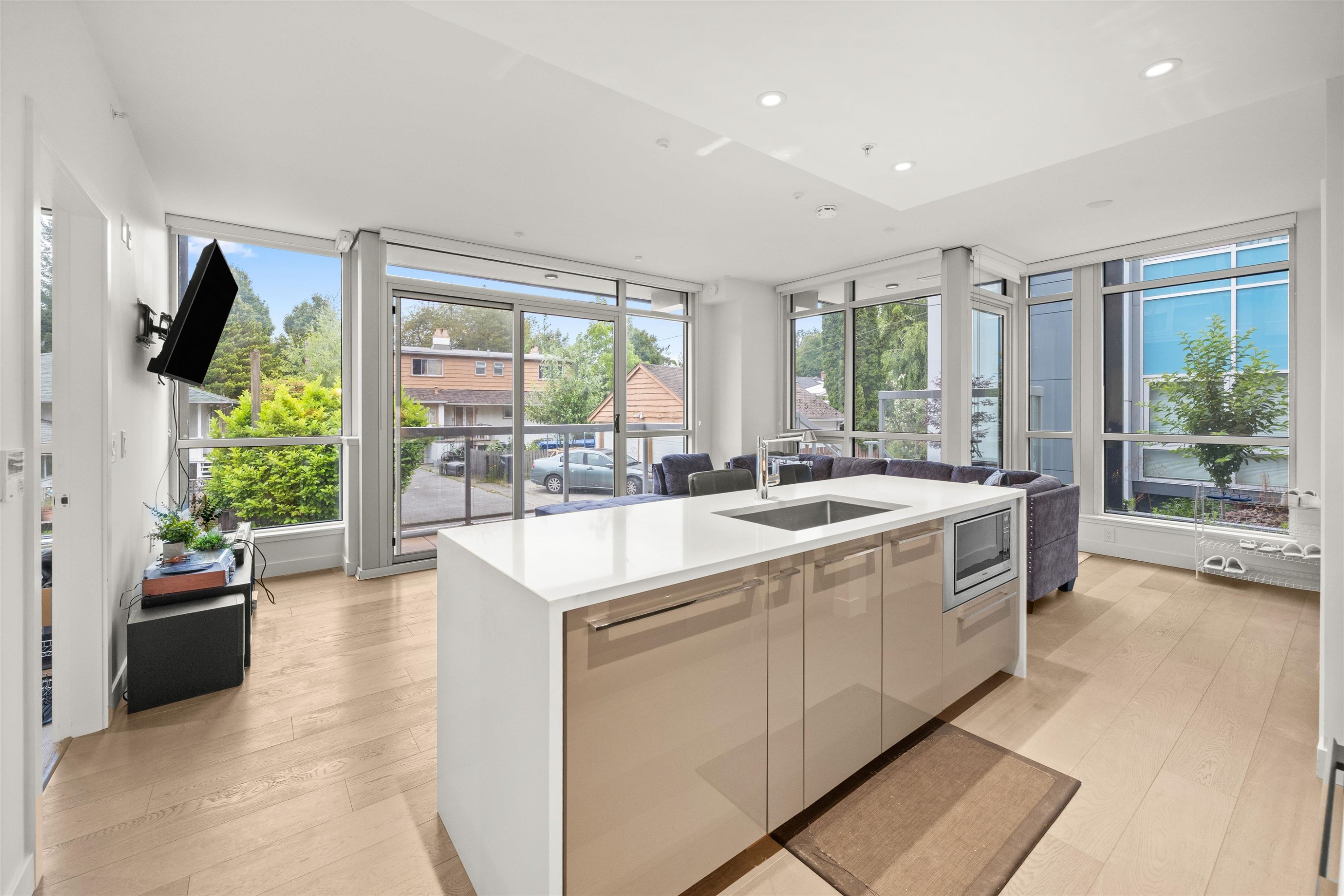 









5289


Cambie

Street, 105,
Vancouver,




BC
V5Z 2Z6

