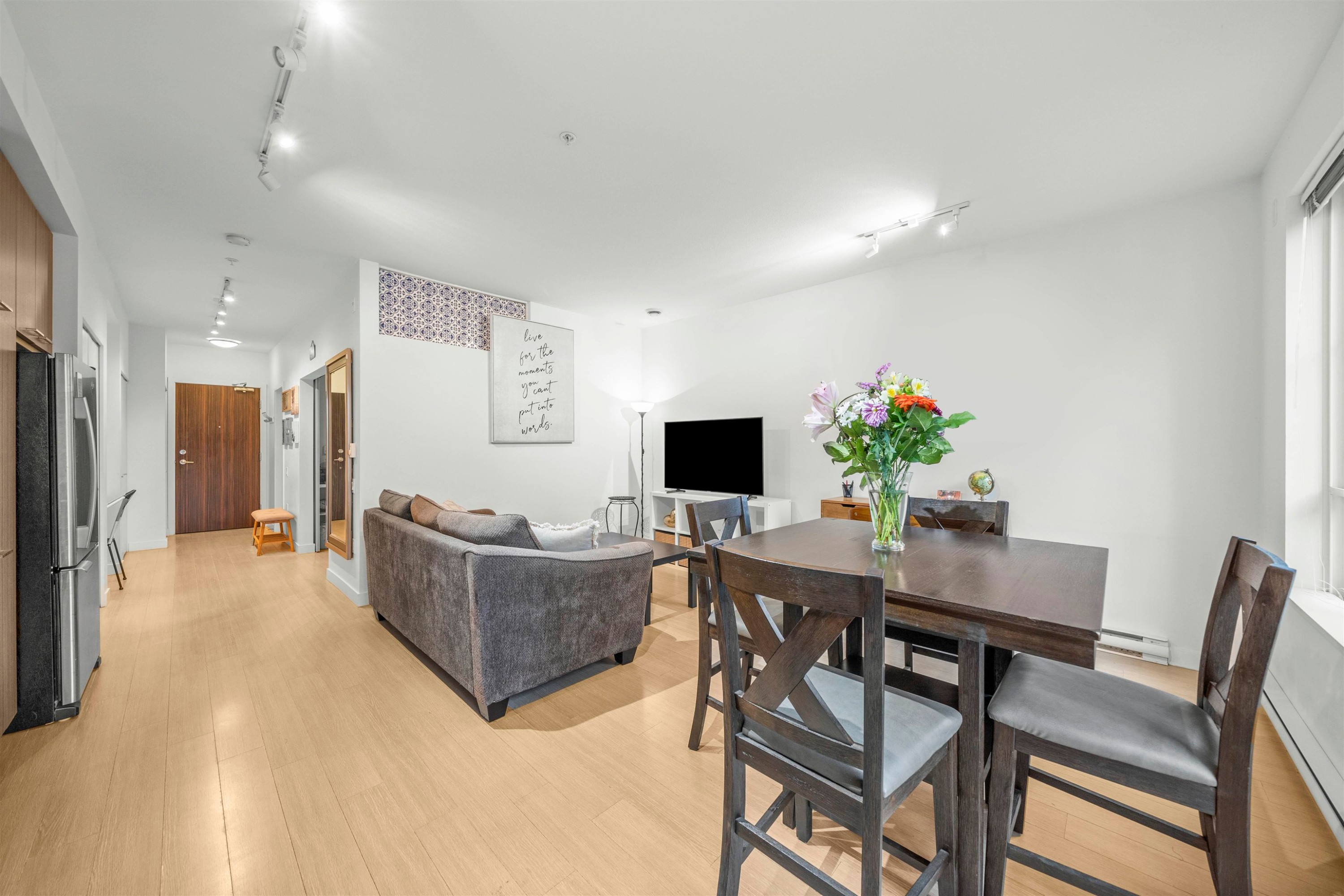 









618


Como Lake

Avenue, 106,
Coquitlam,




BC
V3J 0G1

