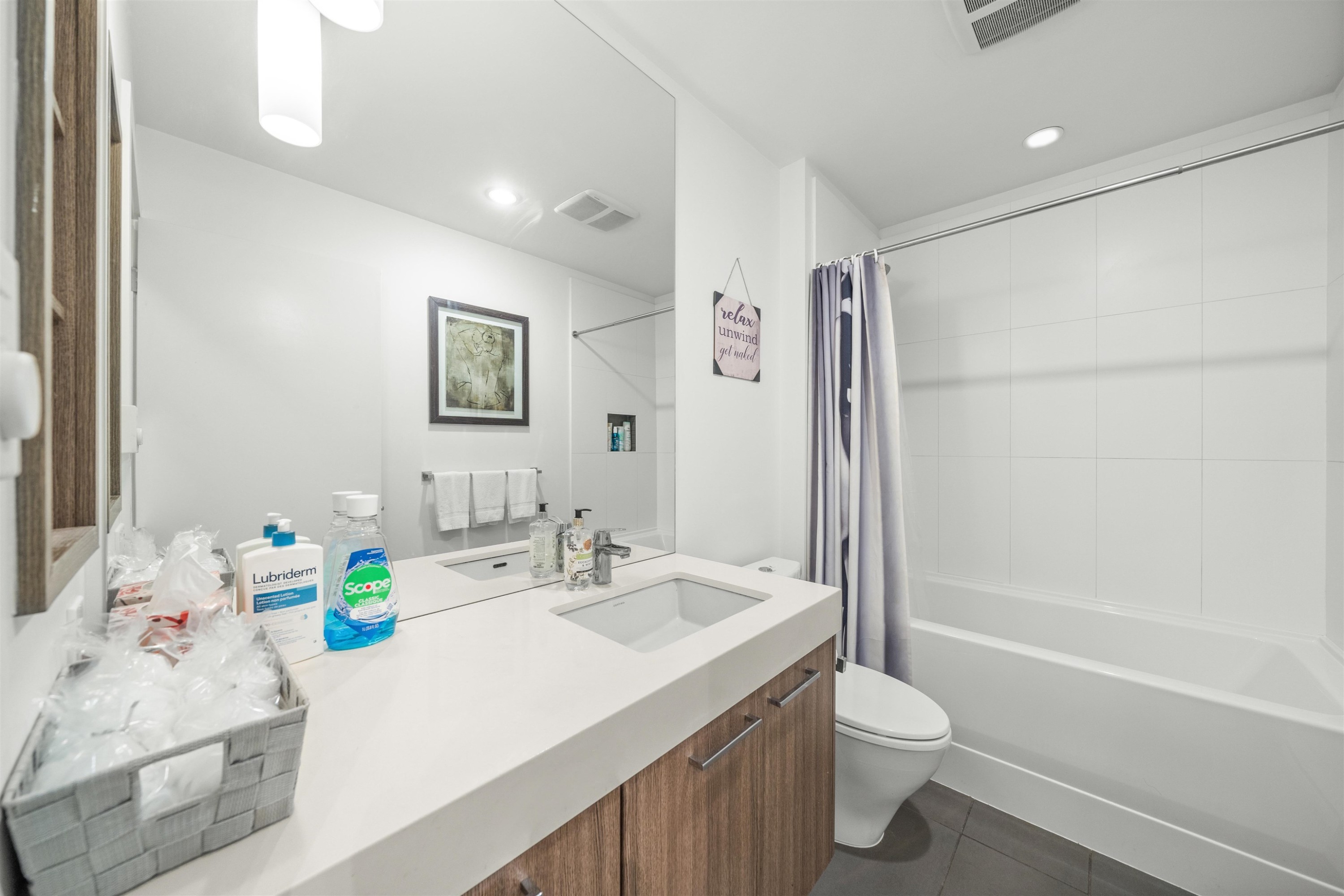 









618


Como Lake

Avenue, 106,
Coquitlam,




BC
V3J 0G1

