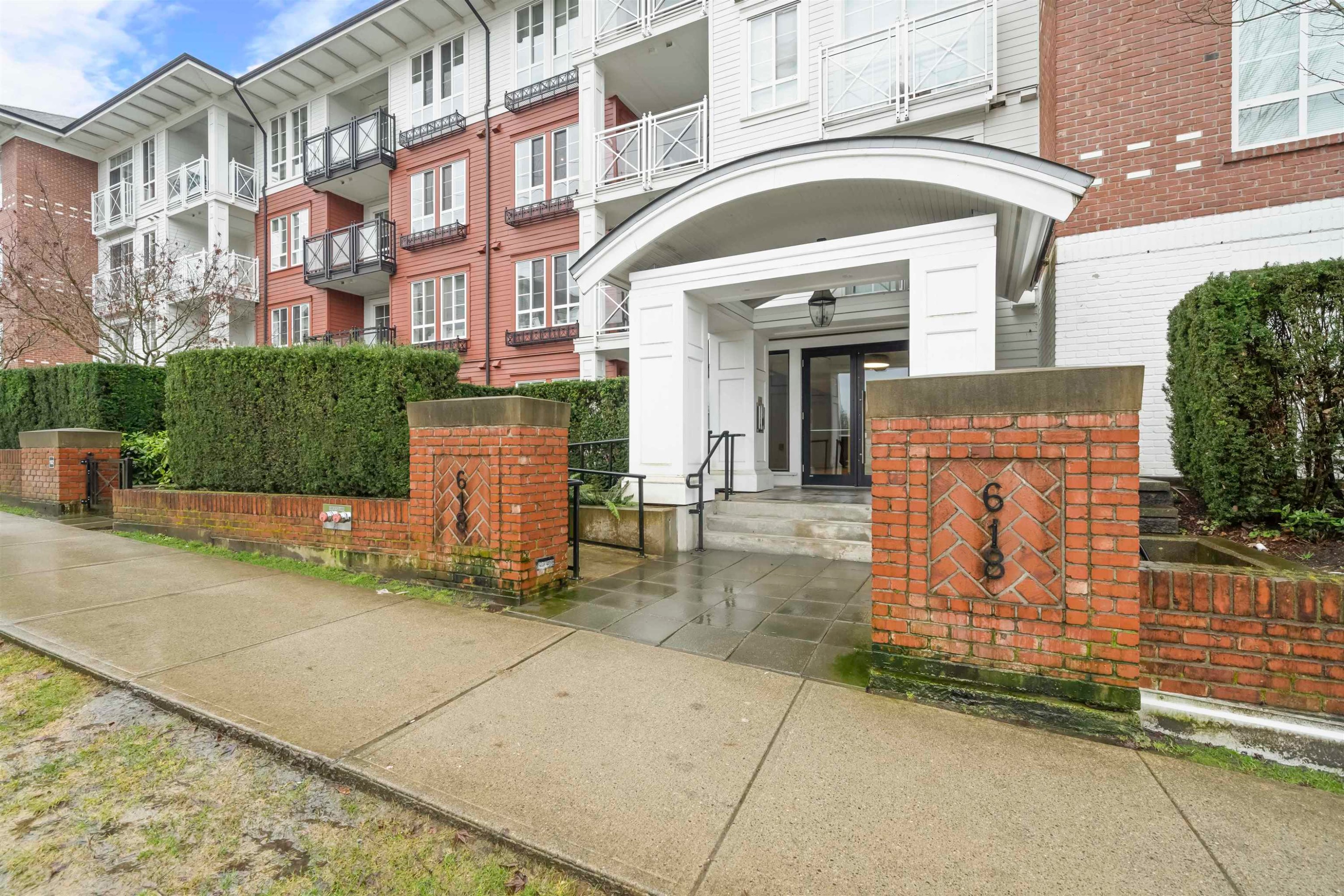 









618


Como Lake

Avenue, 106,
Coquitlam,




BC
V3J 0G1

