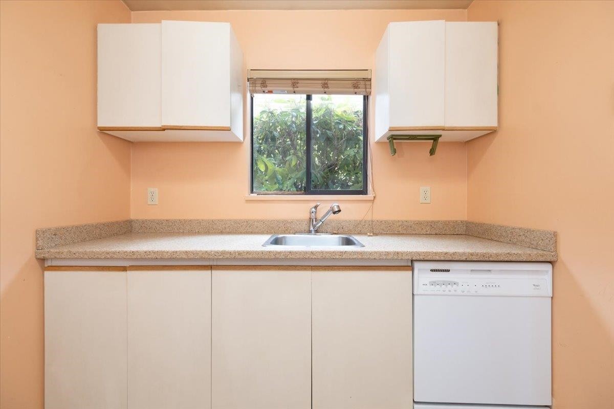 









230


14th

Street West, 22,
North Vancouver,




BC
V7M 1P3

