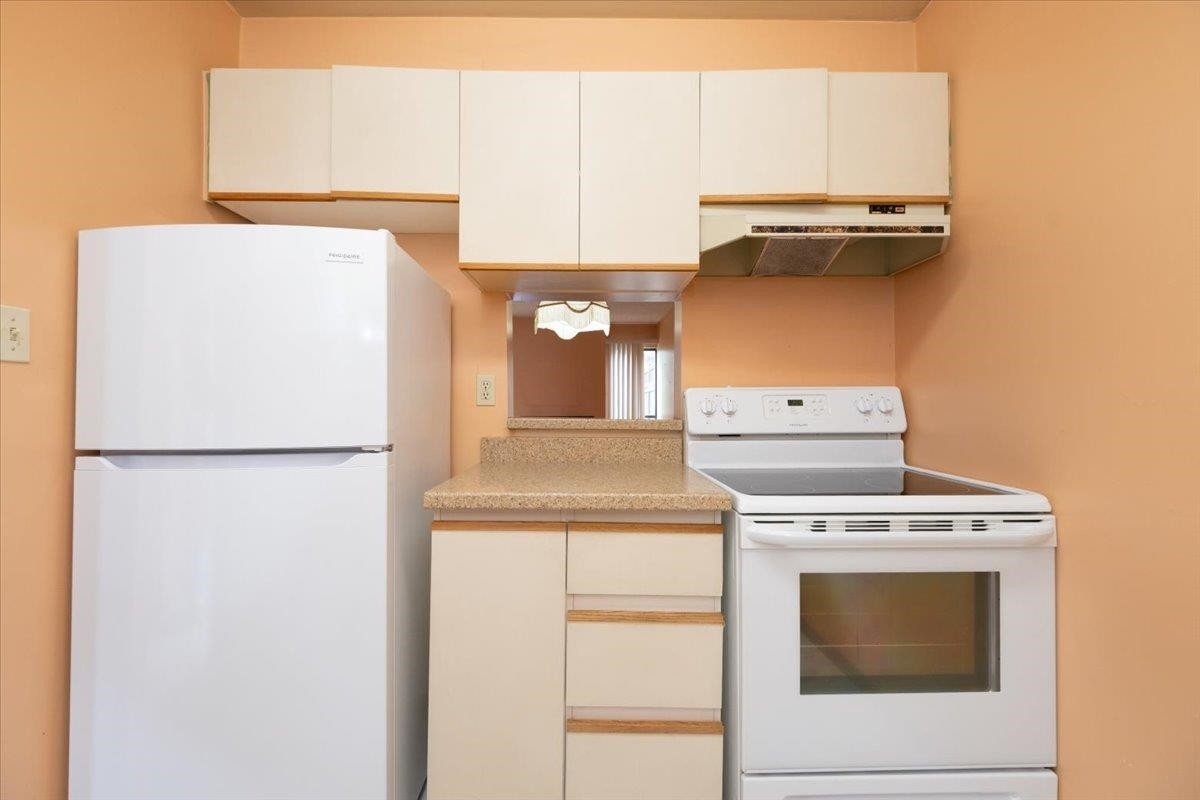 









230


14th

Street West, 22,
North Vancouver,




BC
V7M 1P3

