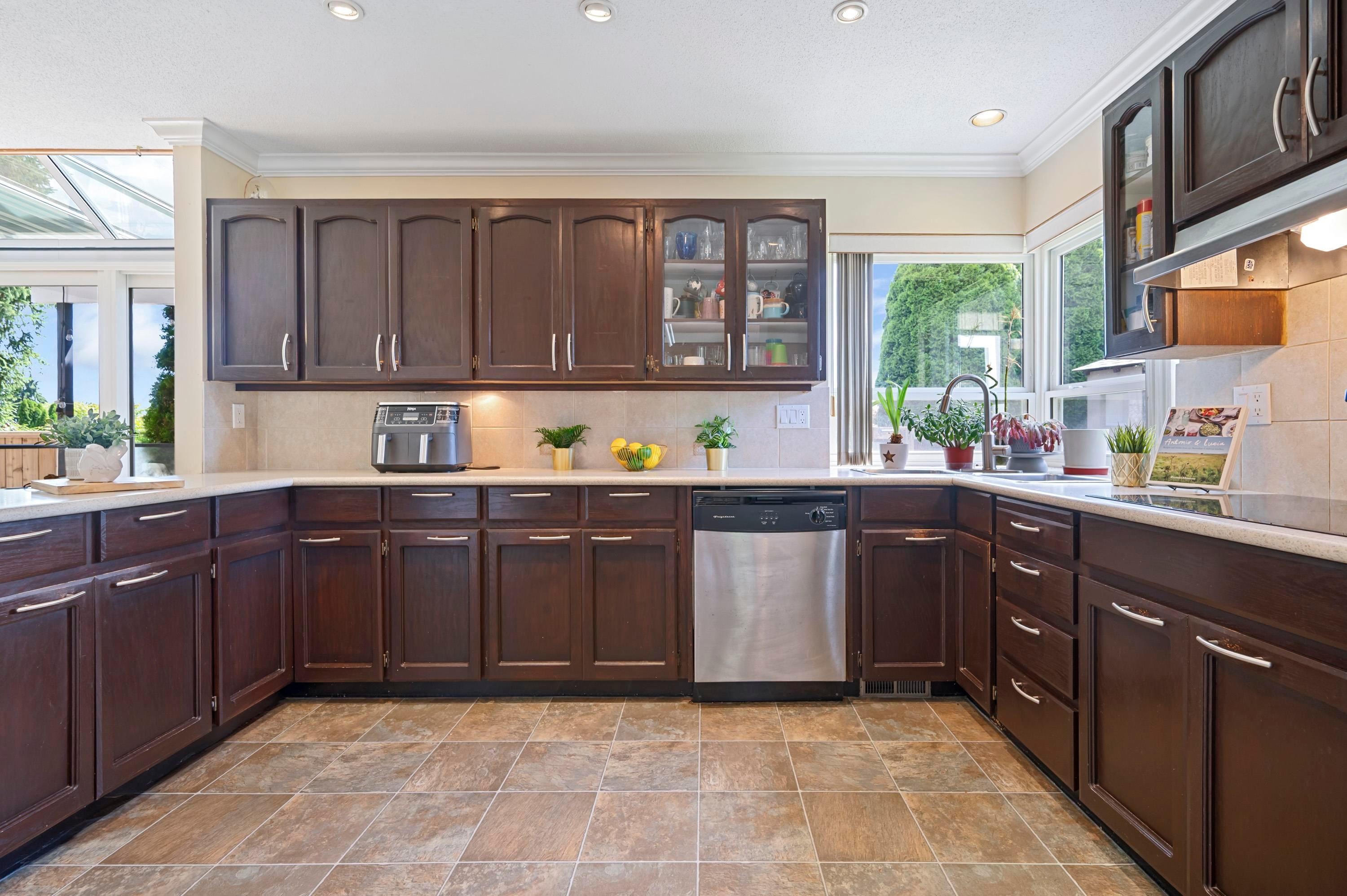 









2550


Bluebell

Avenue,
Coquitlam,




BC
V3E 2G1

