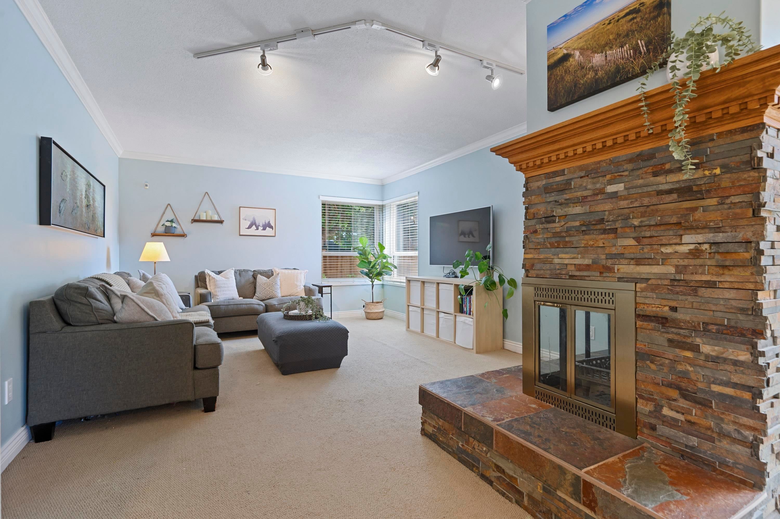 









2550


Bluebell

Avenue,
Coquitlam,




BC
V3E 2G1


