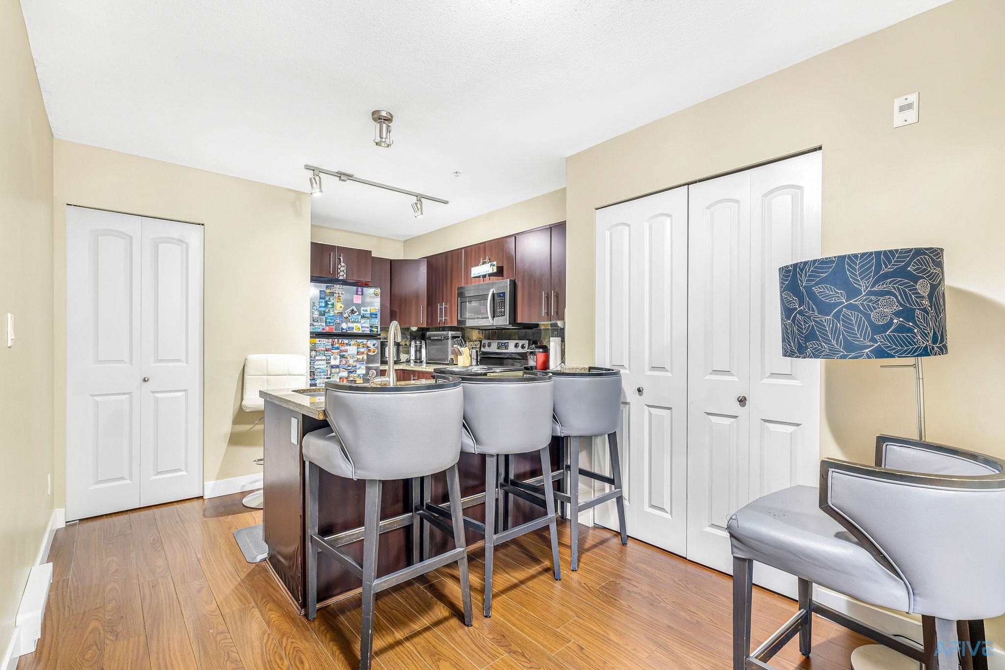 









7428


14th

Avenue, 11,
Burnaby,




BC
V3N 0C2

