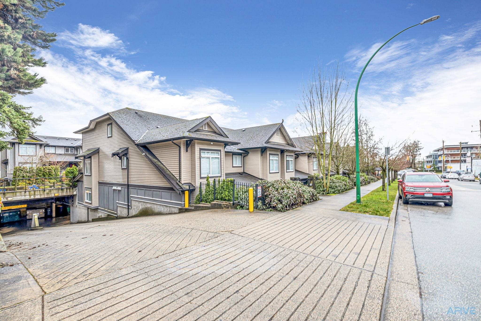 









7428


14th

Avenue, 11,
Burnaby,




BC
V3N 0C2

