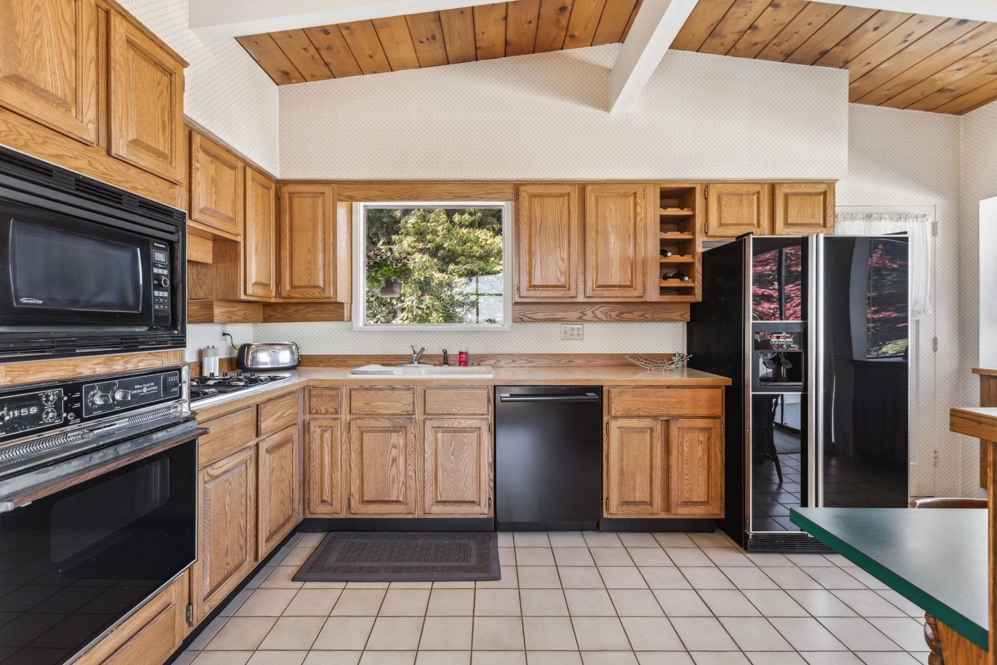 









3090


Lazy A

Street,
Coquitlam,




BC
V3C 3N9

